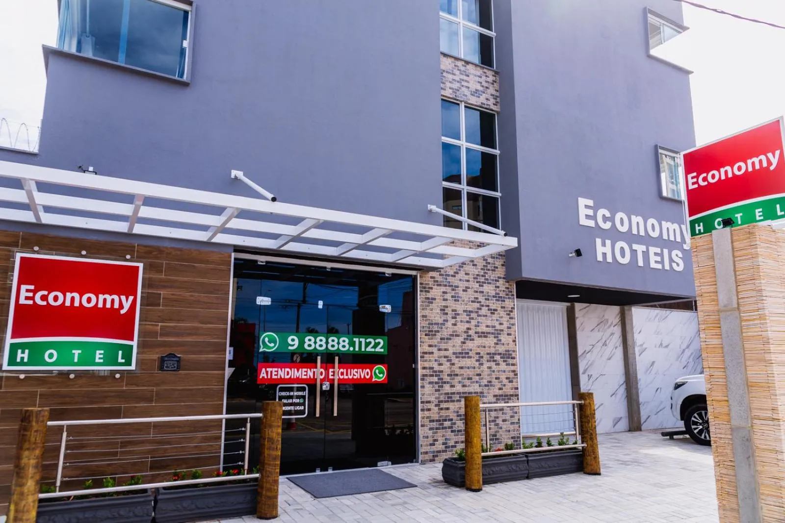 Facade/entrance in Economy Hotel