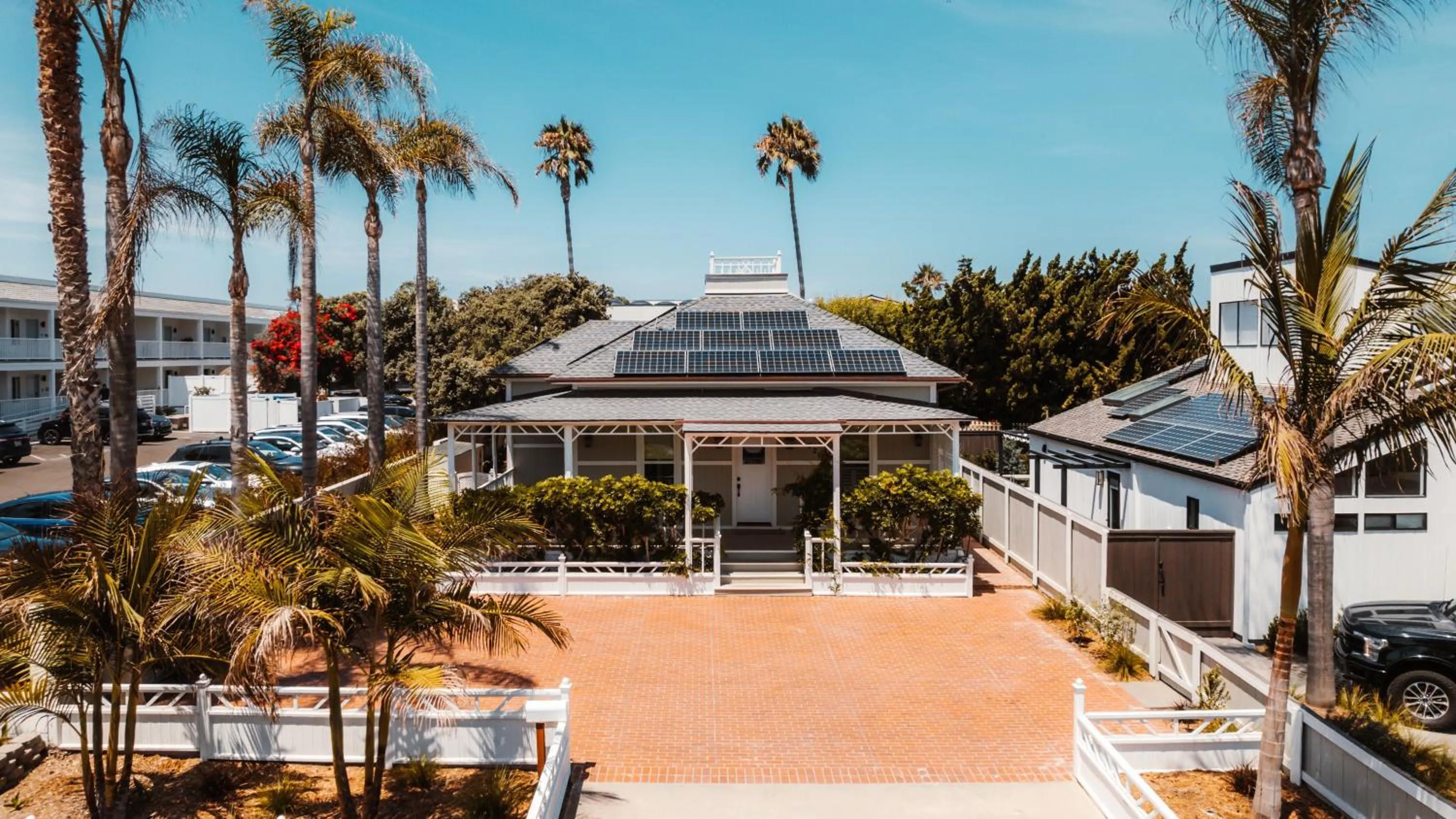 Property building in Del Mar Beach Hotel