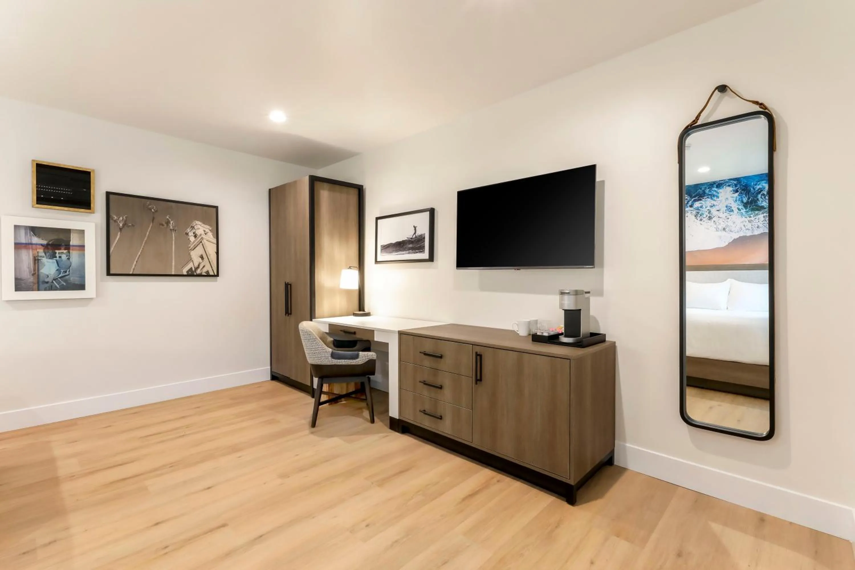 TV and multimedia in Del Mar Beach Hotel