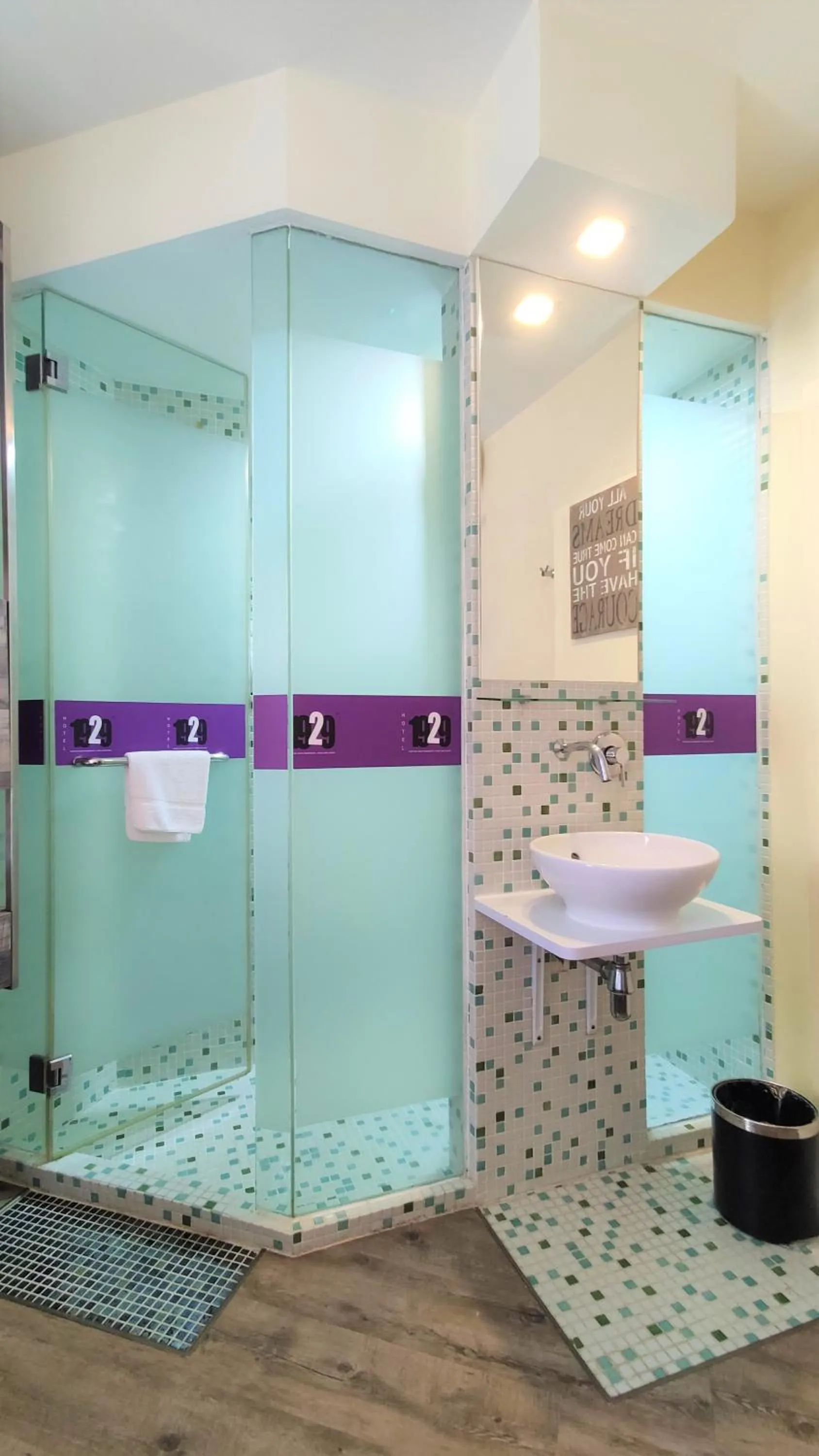 Bathroom in Hotel 1929