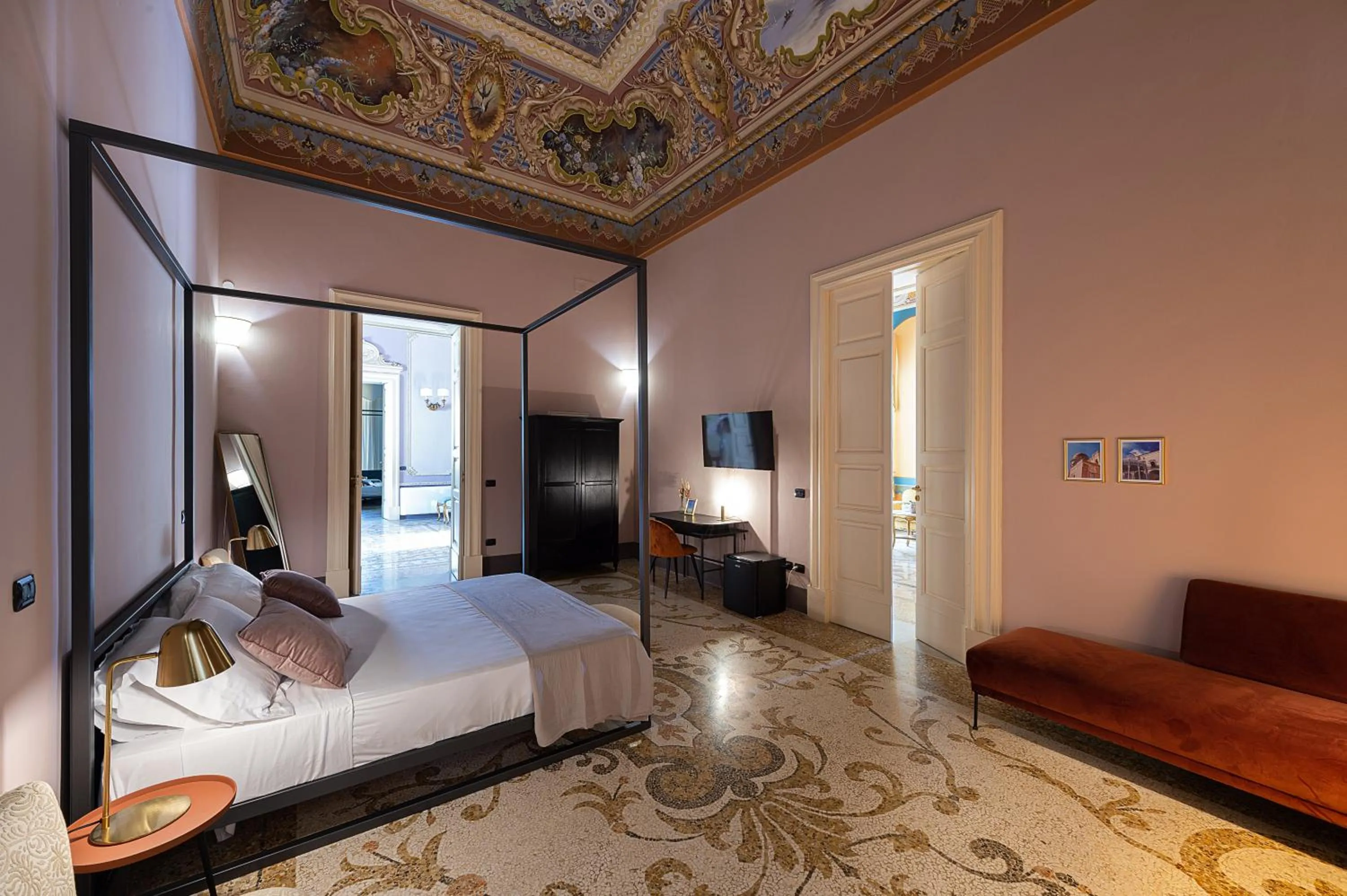 Photo of the whole room, Bed in Palazzo Francesco Grassi