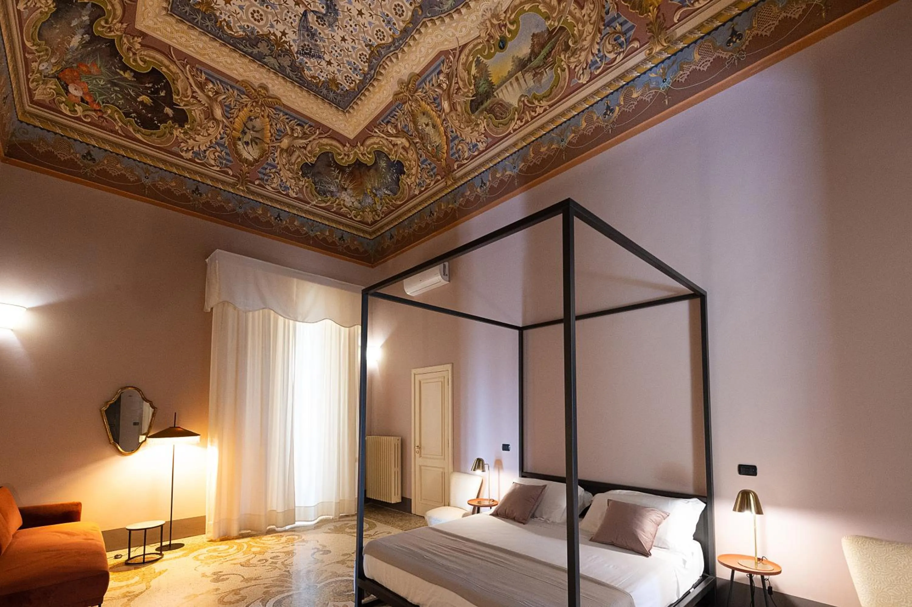 Photo of the whole room, Bed in Palazzo Francesco Grassi