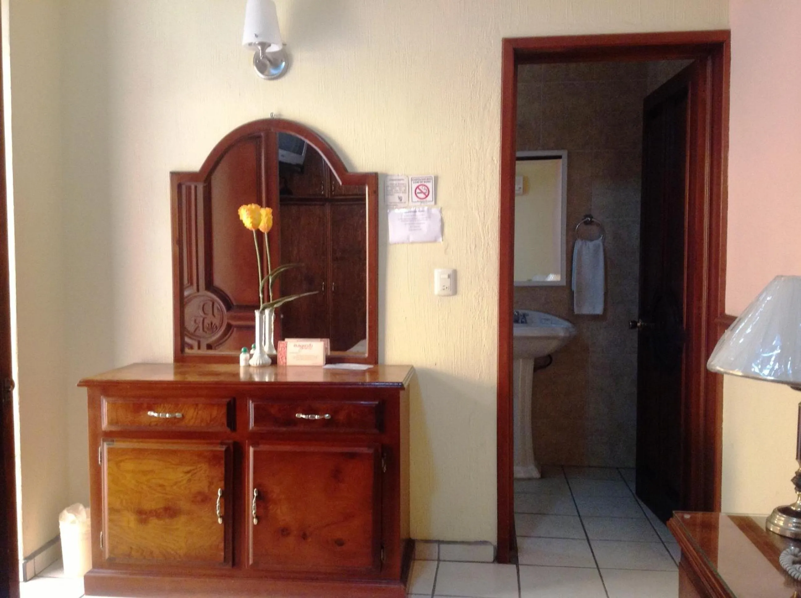 Decorative detail in Plaza Jardin