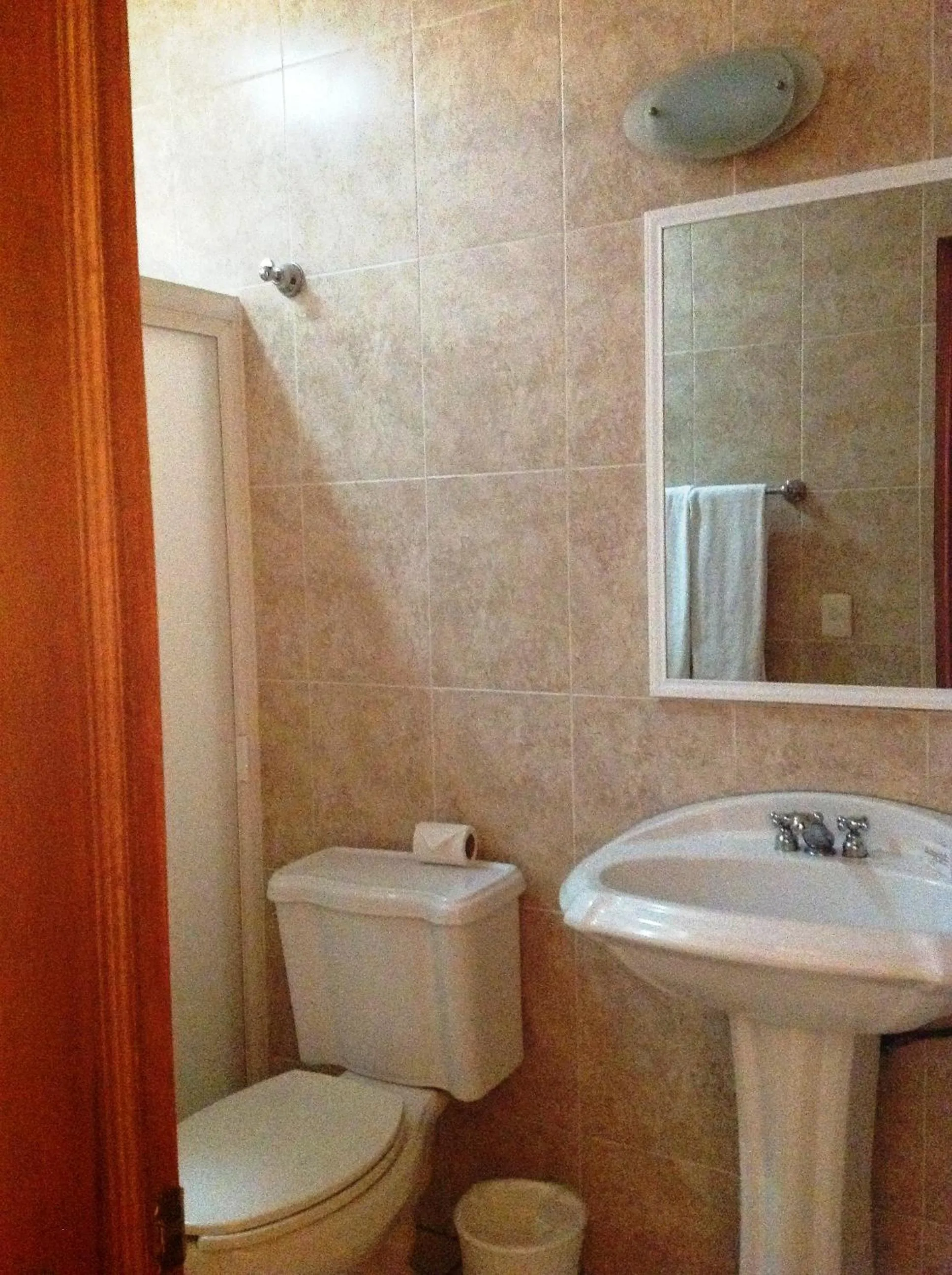 Bathroom in Plaza Jardin