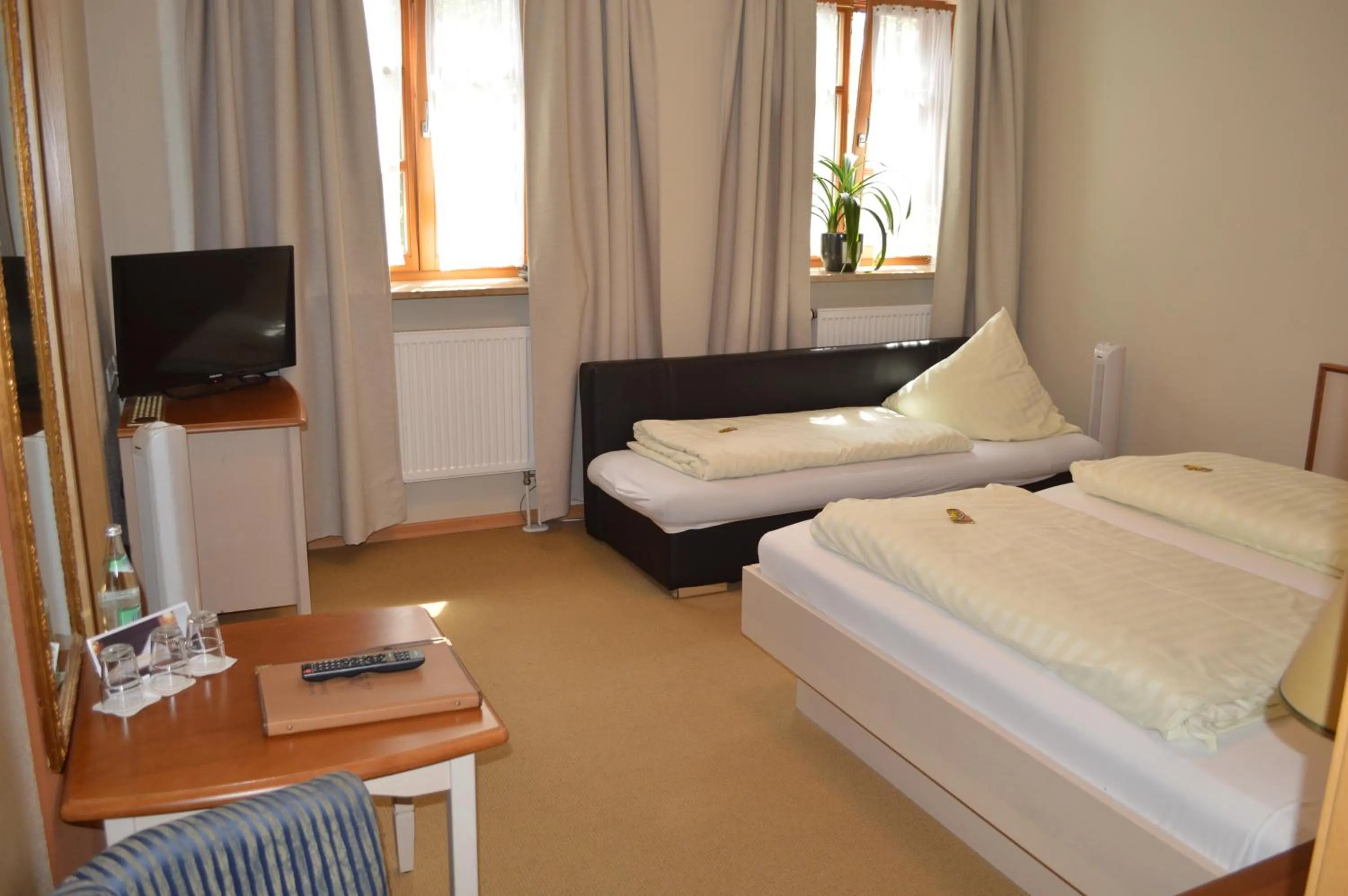 Photo of the whole room, Bed in Hotel Daimerwirt