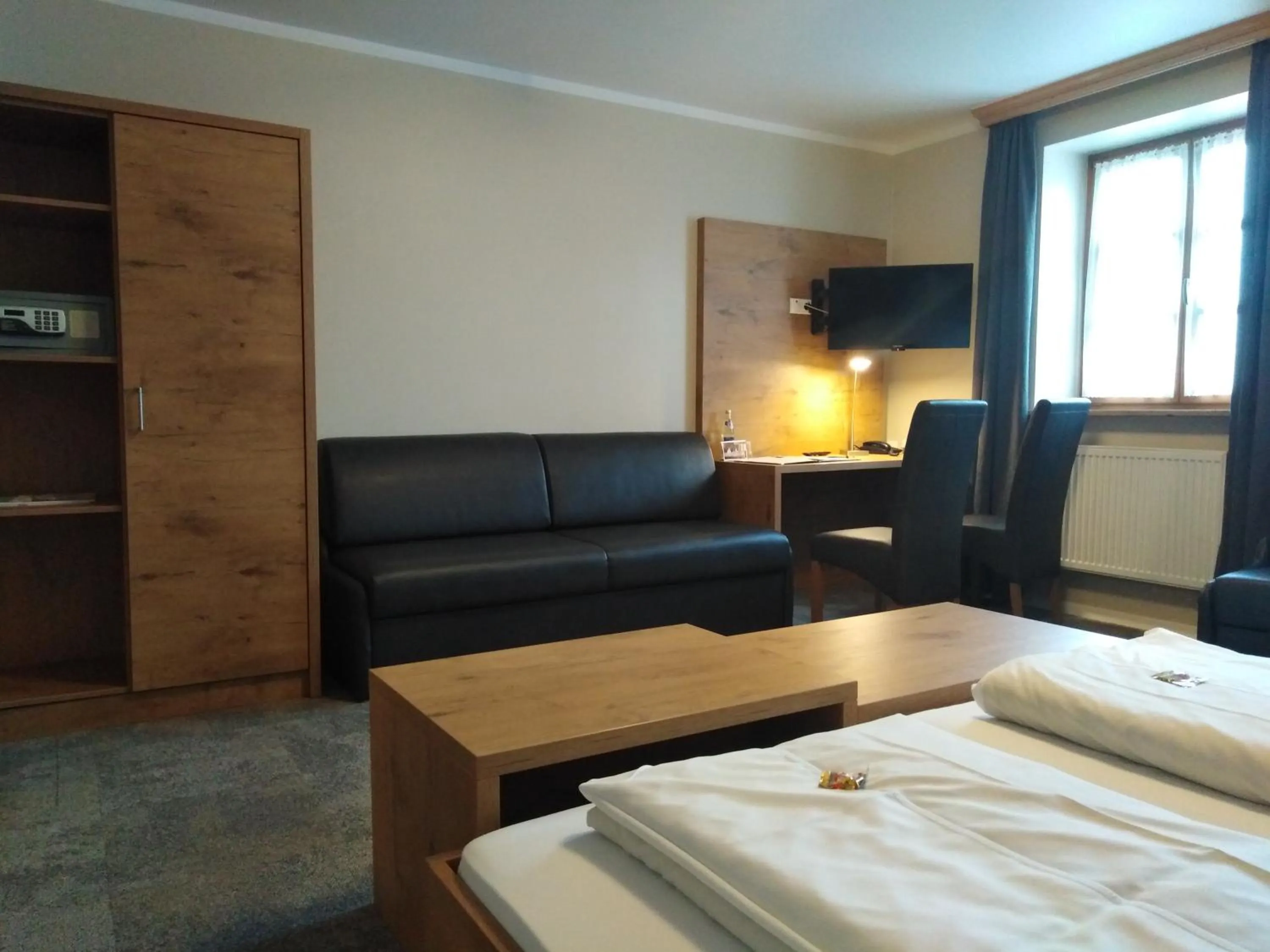 Photo of the whole room, Bed in Hotel Daimerwirt