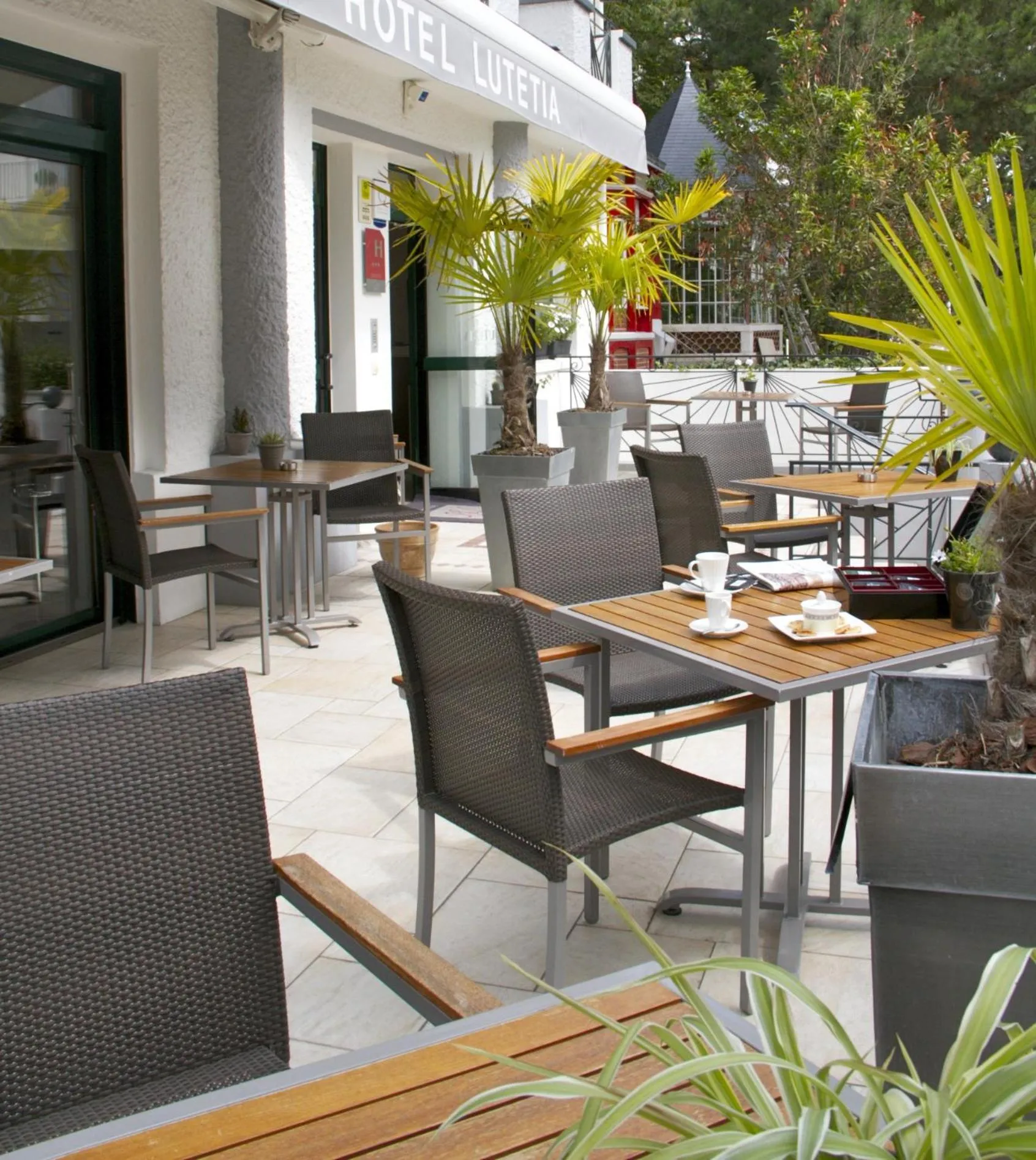 Patio in Hôtel Lutétia & Spa