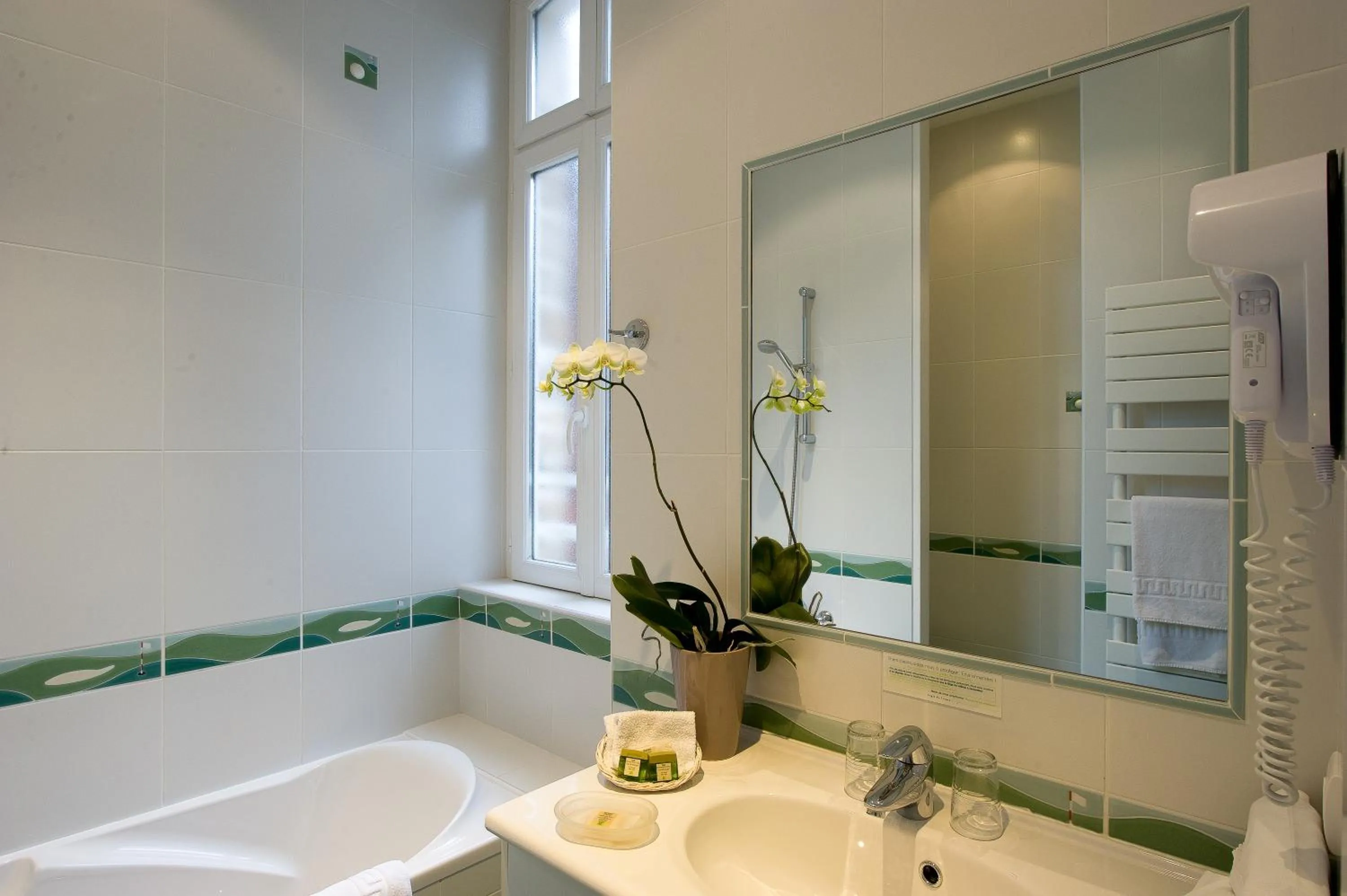 Bathroom in Hôtel Lutétia & Spa