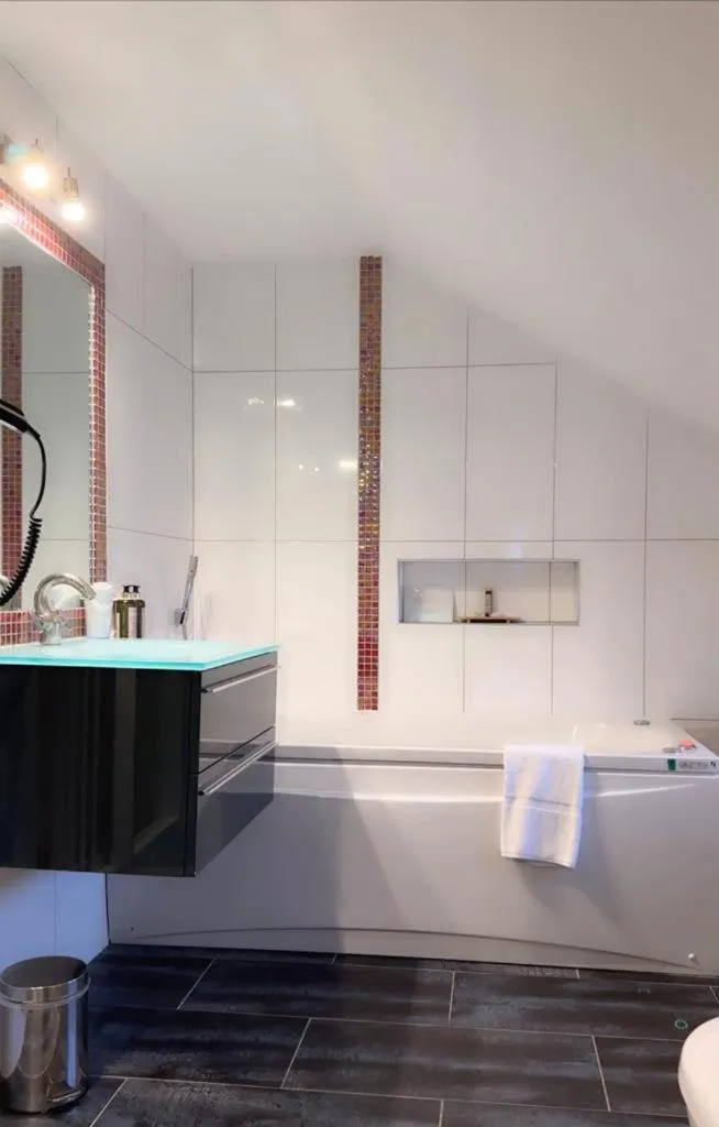 Bathroom in Hôtellerie Du Bas-Bréau