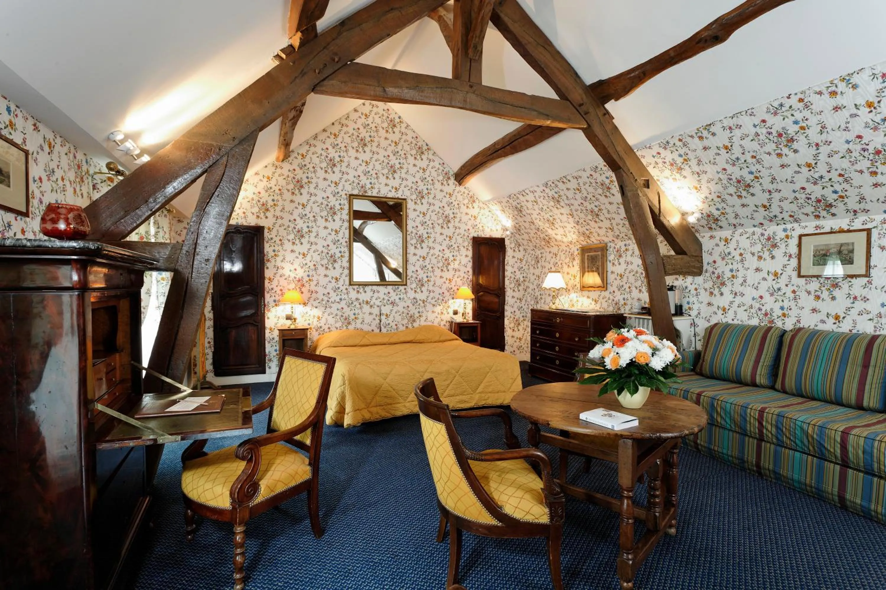 Photo of the whole room in Hôtellerie Du Bas-Bréau