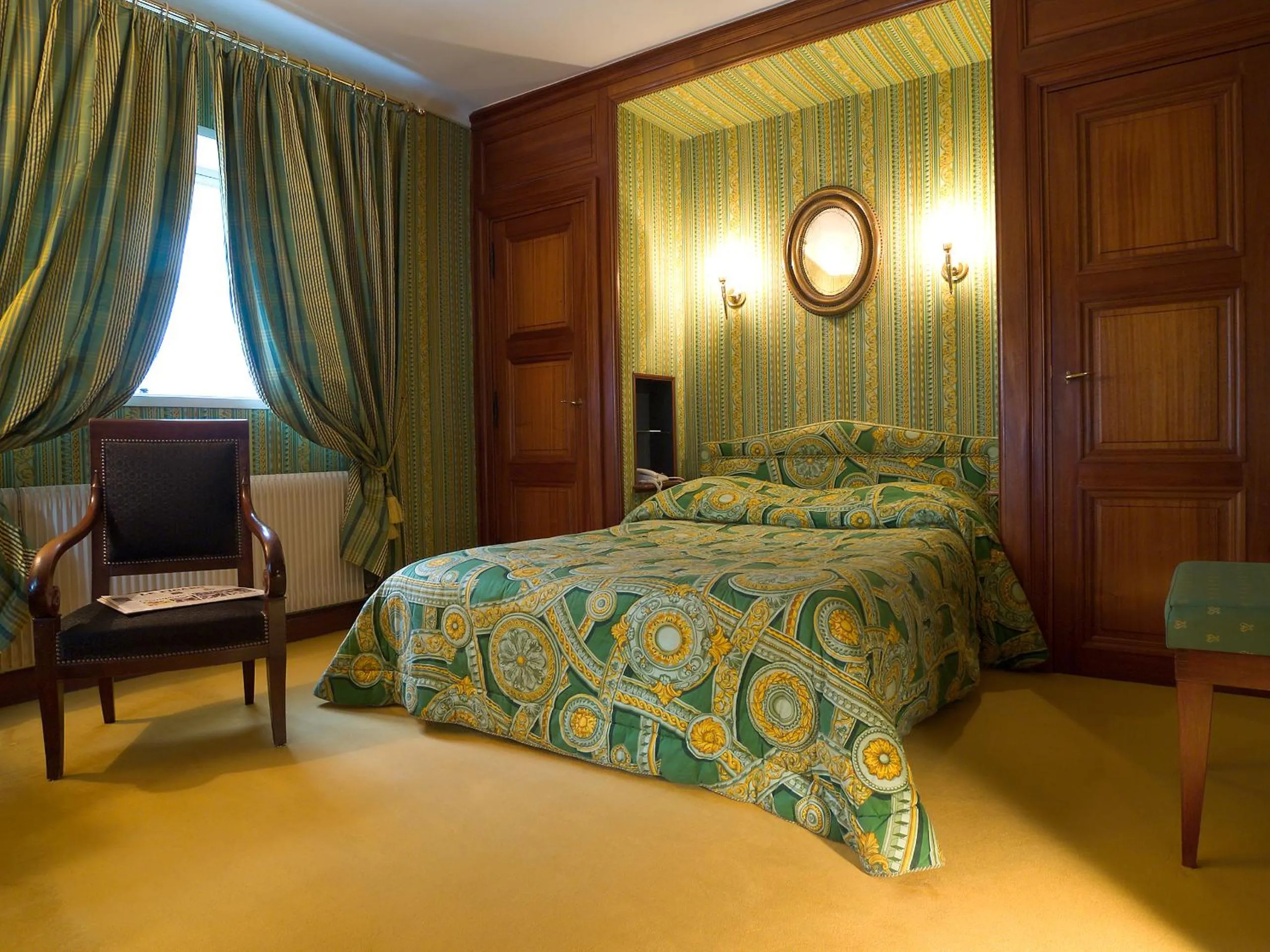 Photo of the whole room, Bed in Hôtellerie Du Bas-Bréau