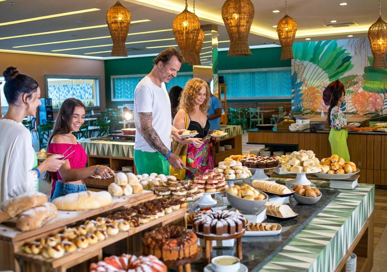 Restaurant/places to eat in Hot Beach Suites