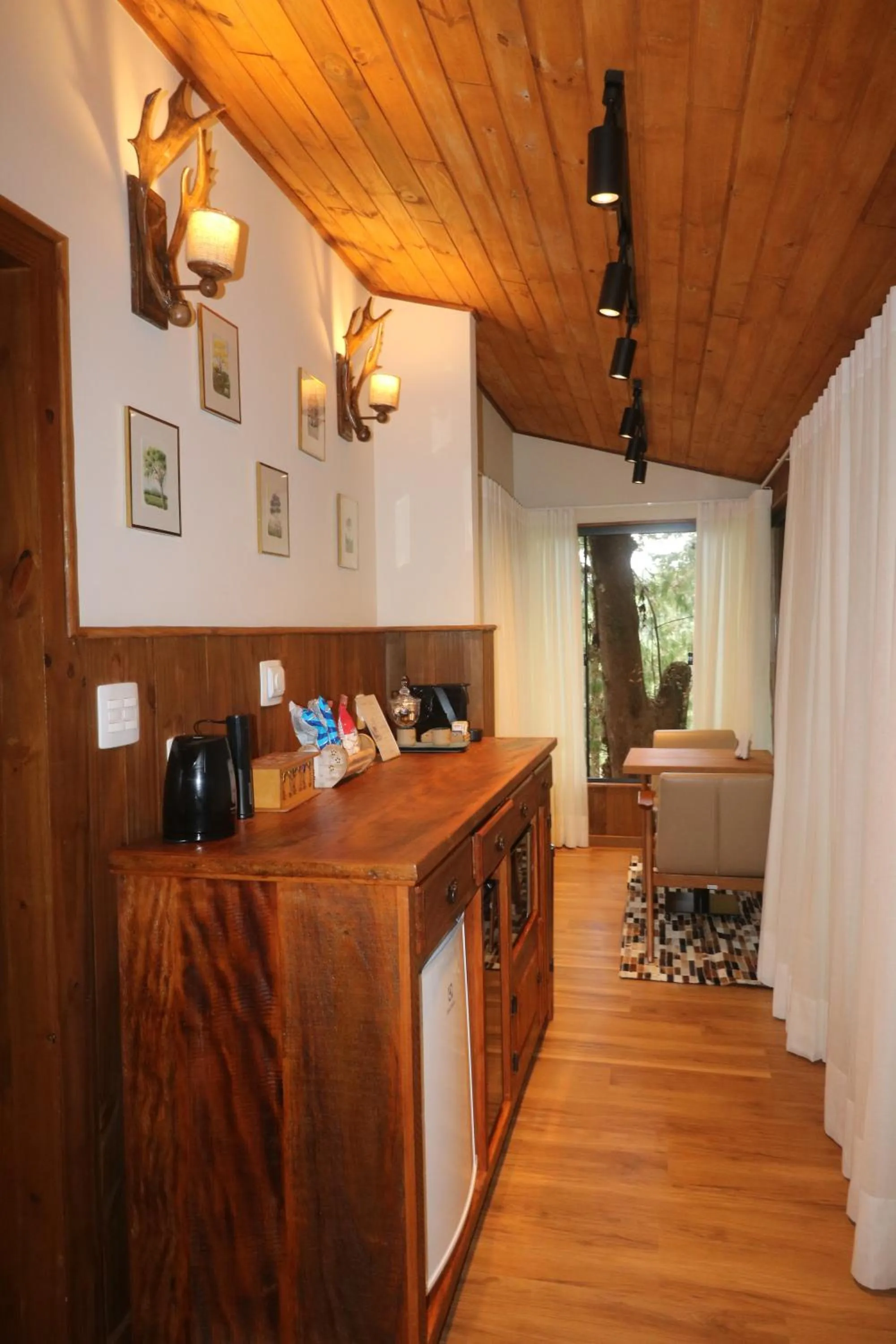 minibar in Estalagem Serra de Minas em Monte Verde