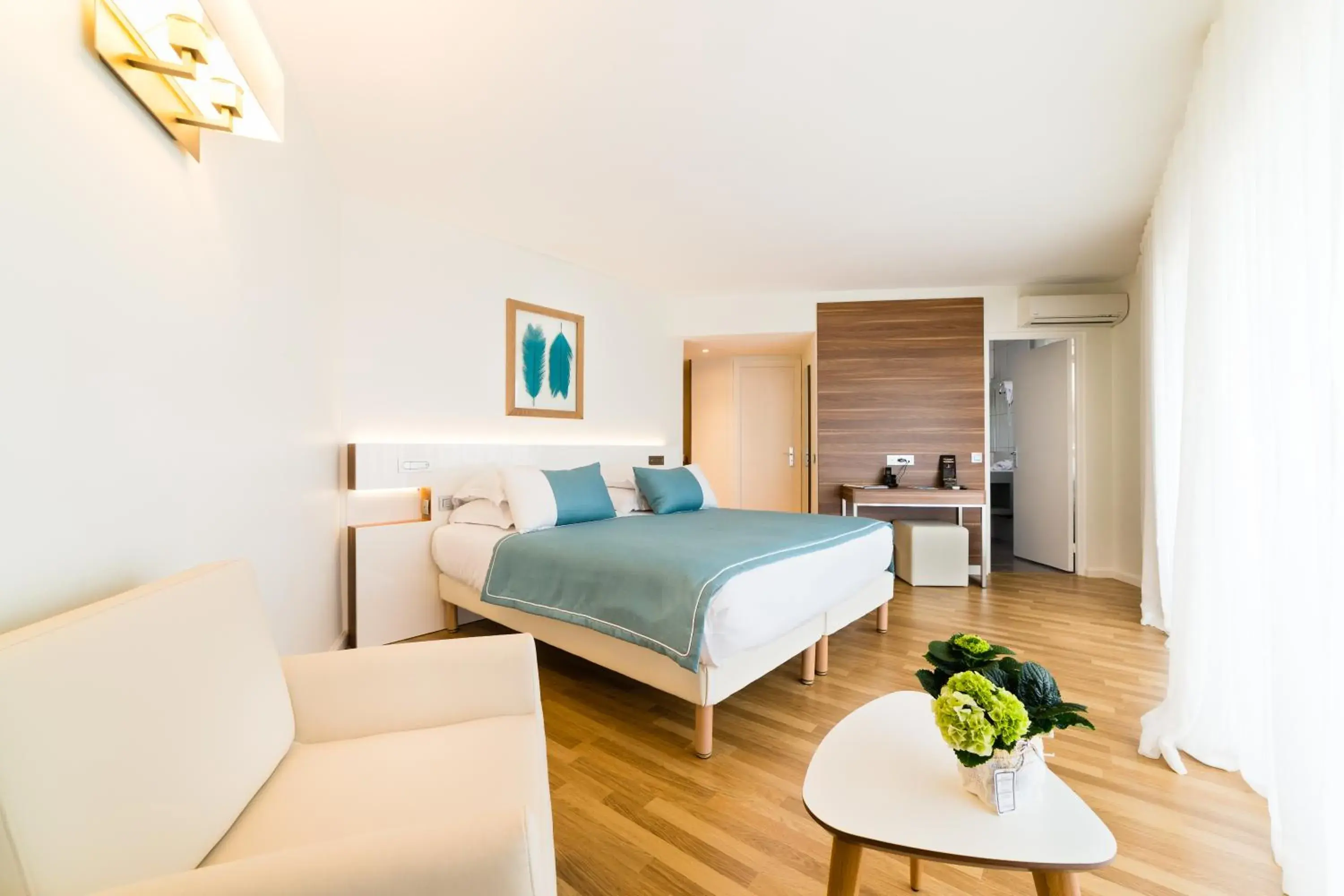 Photo of the whole room, Bed in Hôtel Hélios Photo of the whole room, Bed in Hôtel Hélios