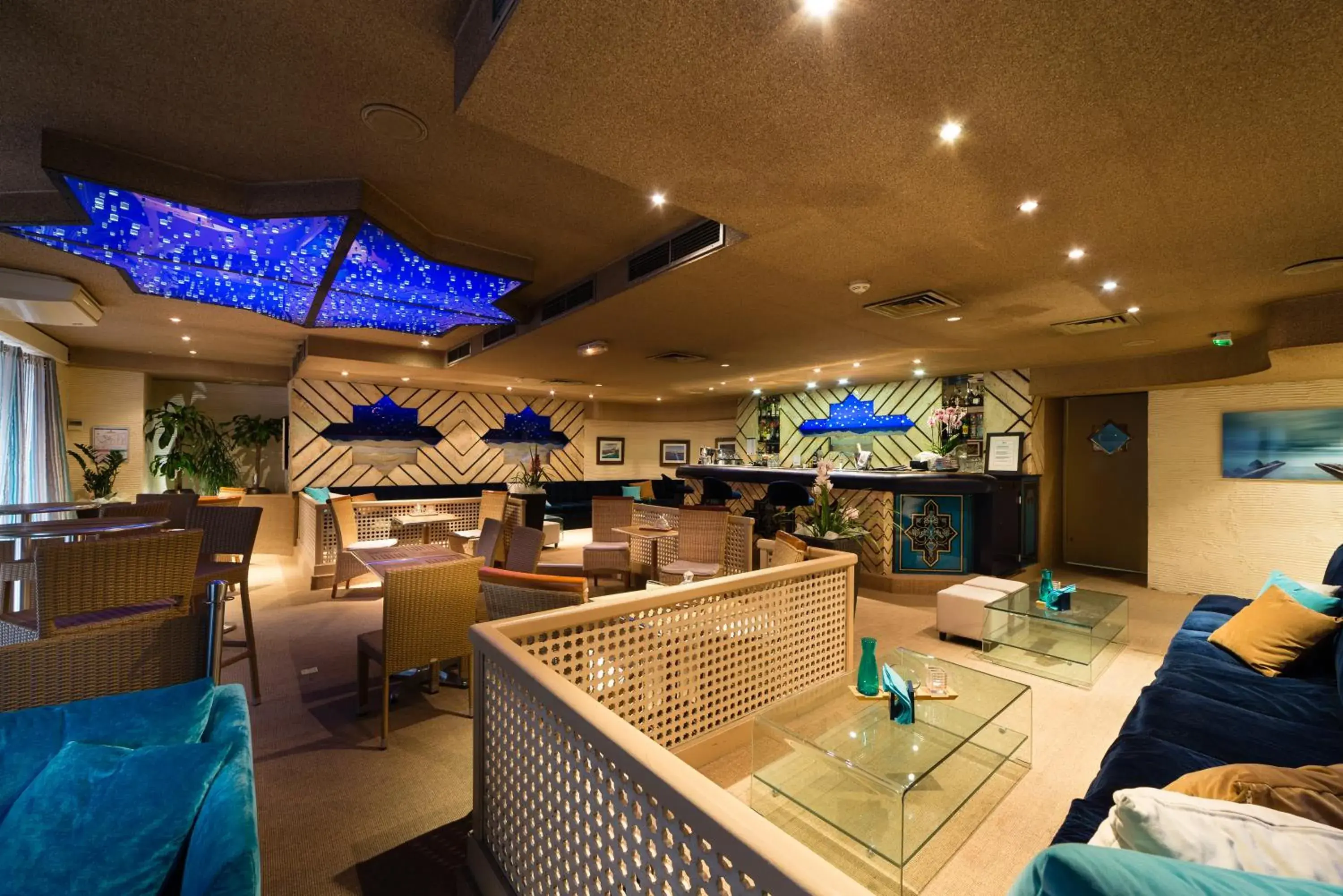 Lounge or bar in Hôtel Hélios Lounge or bar in Hôtel Hélios