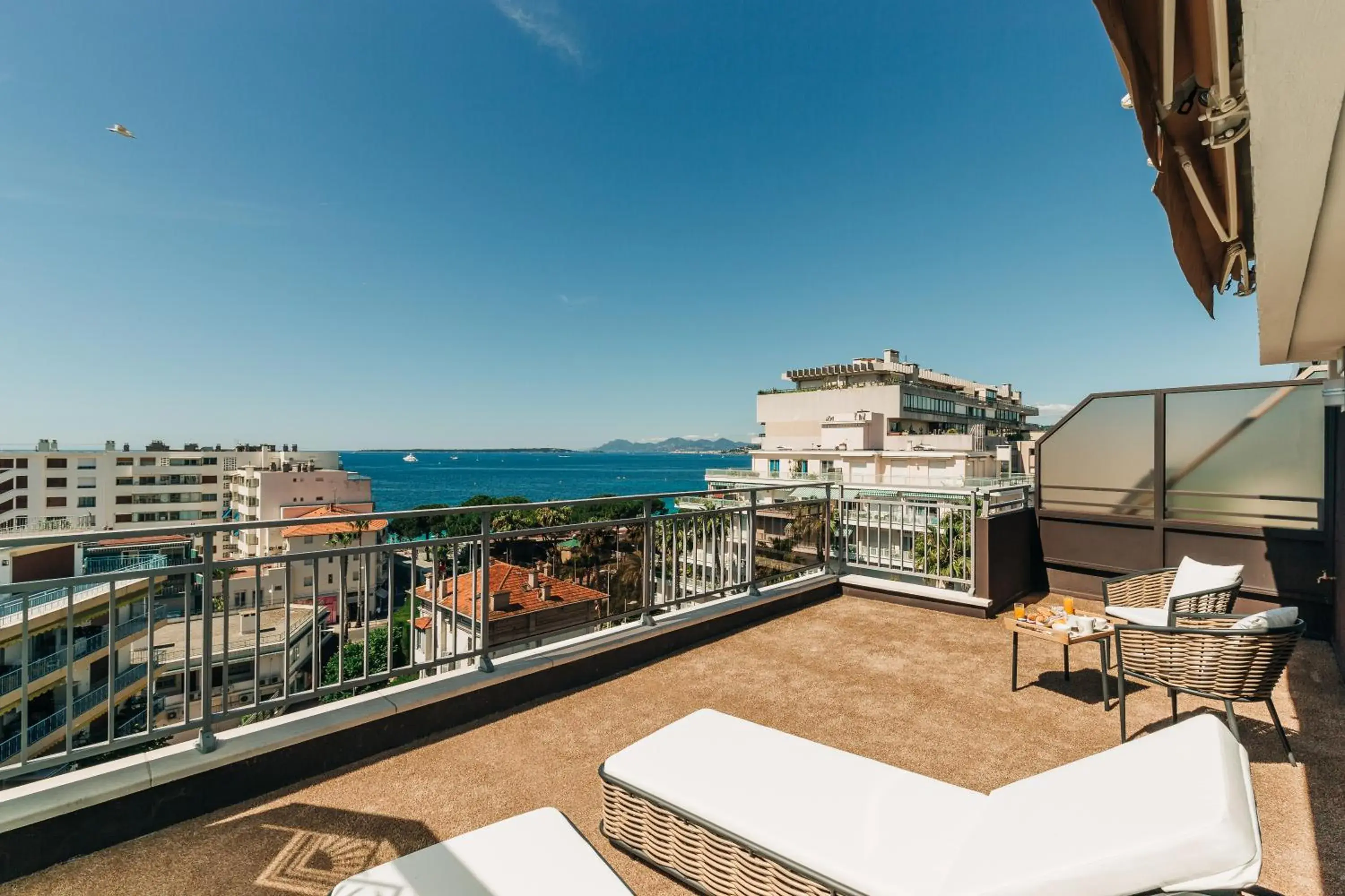 Property building in Hôtel Hélios Property building in Hôtel Hélios