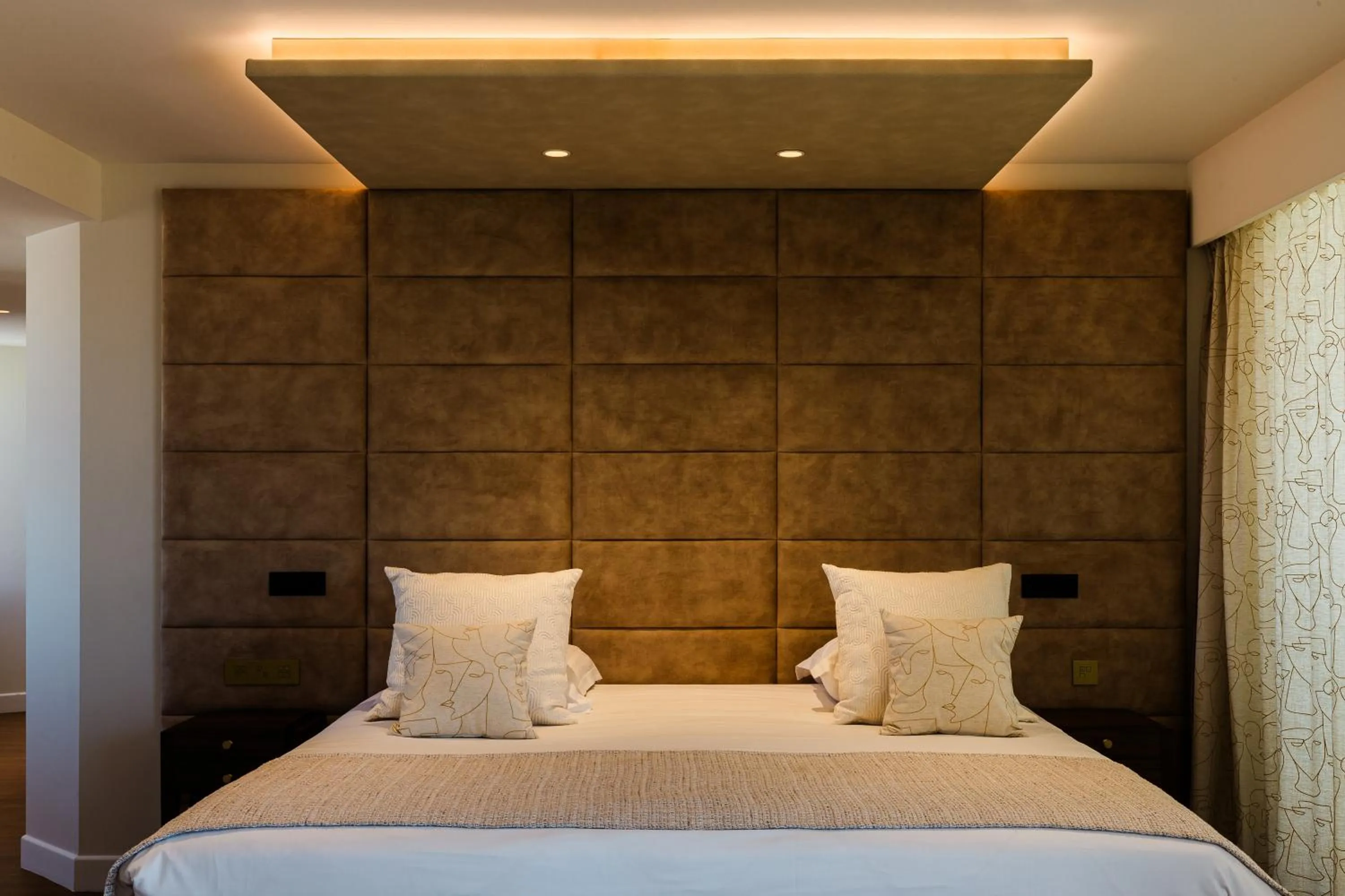 Bed in Hôtel Hélios