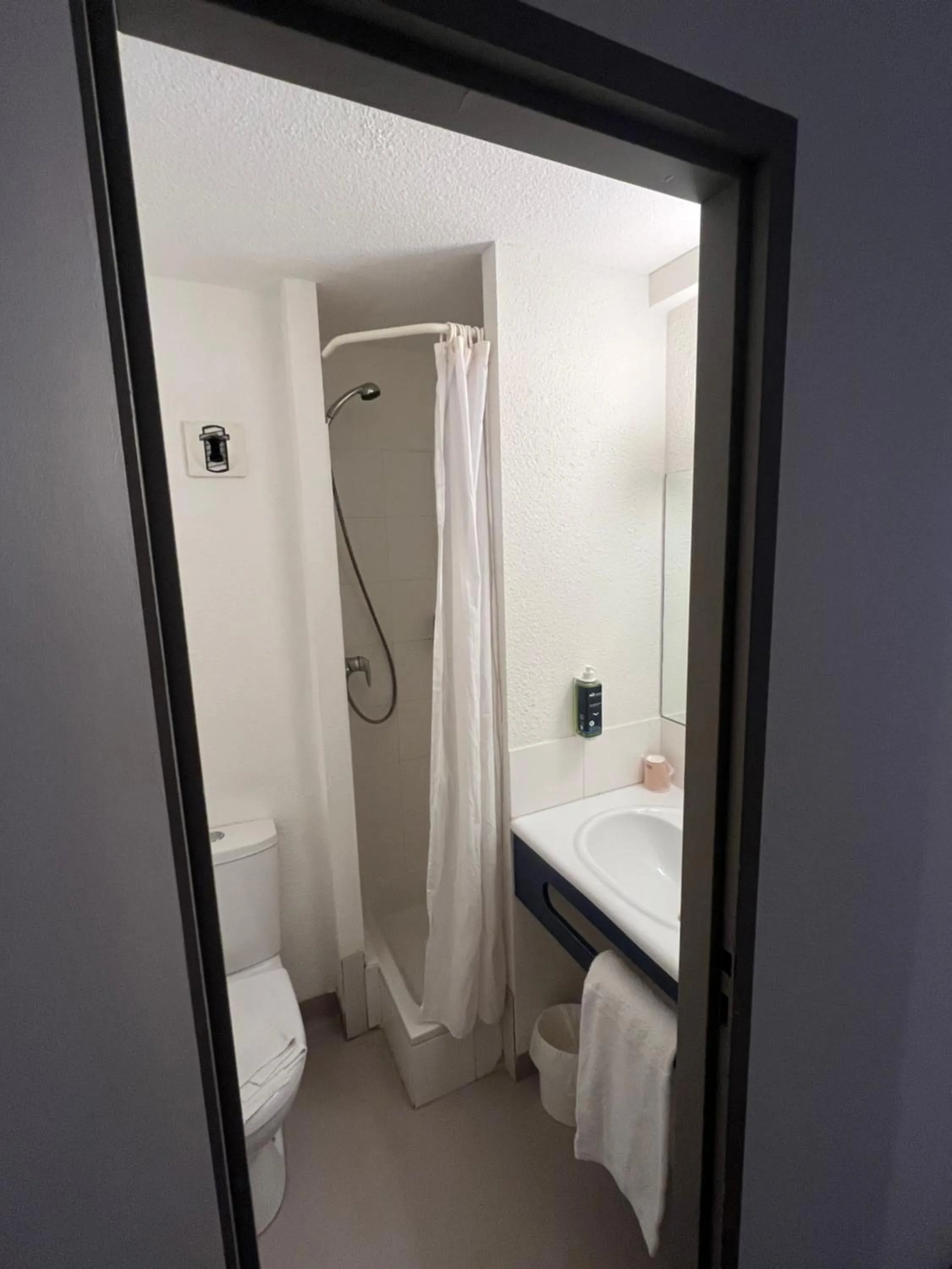 Bathroom in Brit Hotel Essentiel Millau