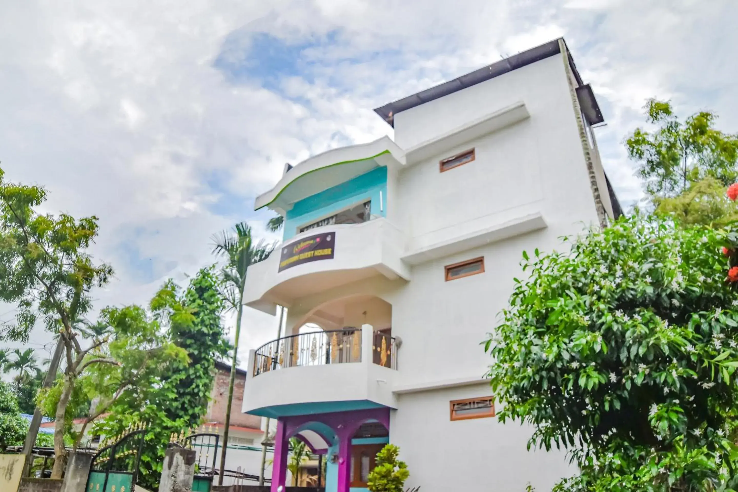 Facade/entrance in SPOT ON Nirvaan Guest House Facade/entrance in SPOT ON Nirvaan Guest House