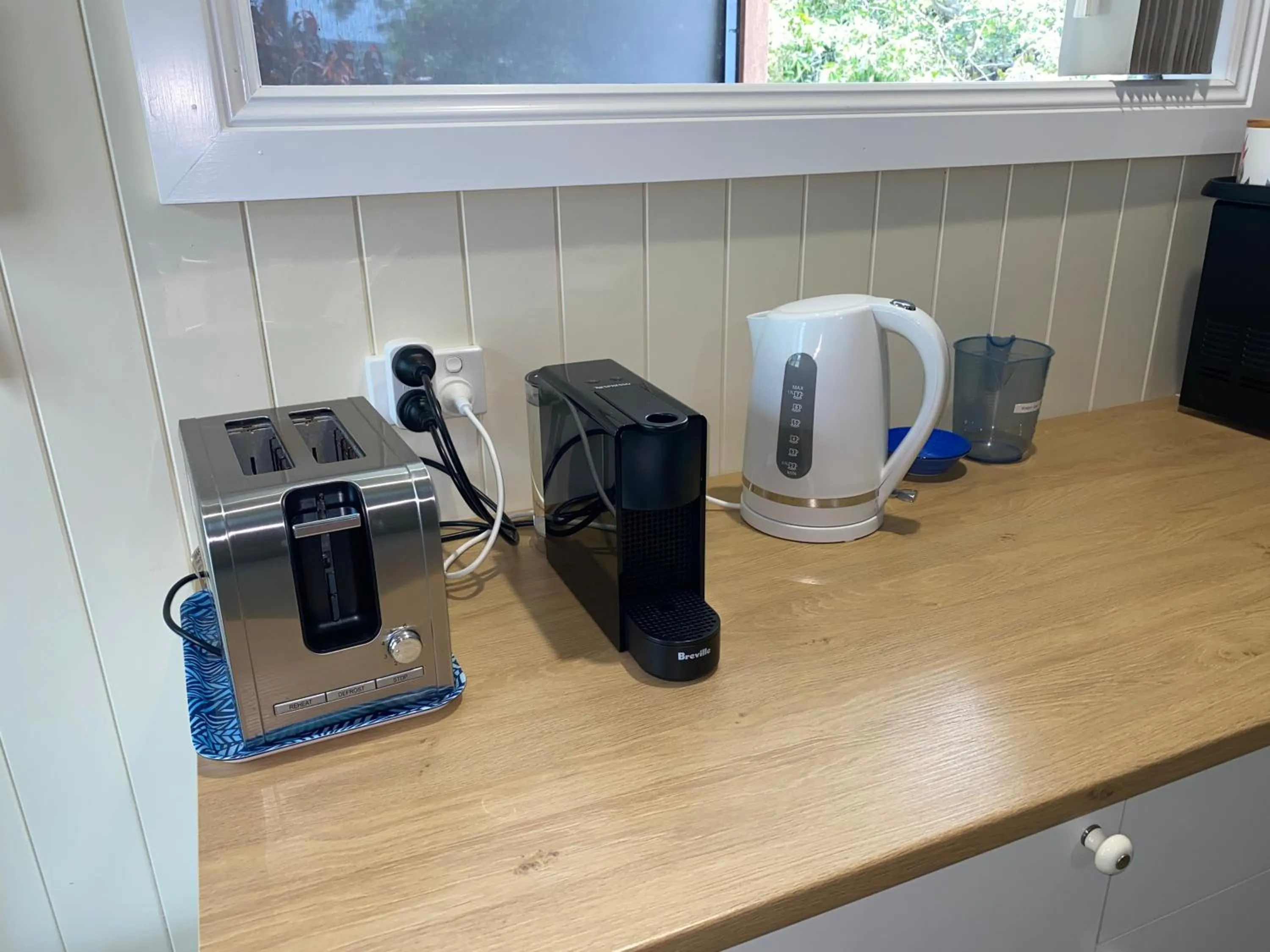 Coffee/tea facilities in Hideaway on Hume #3