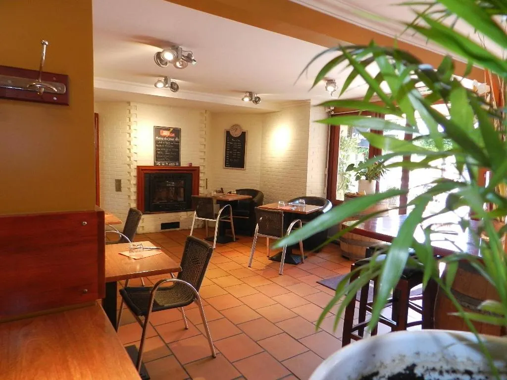 Restaurant/places to eat in Logis Les Provinciales