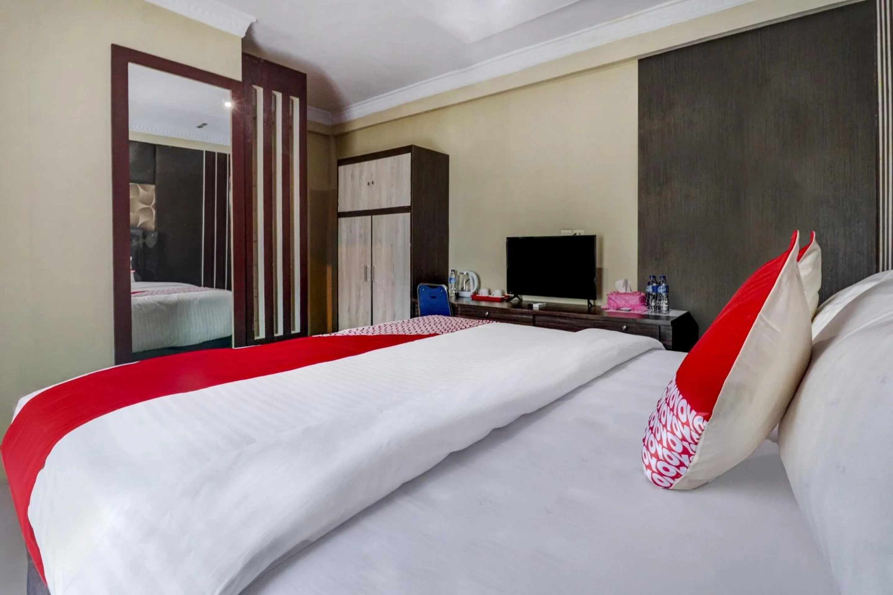 Bedroom in Collection O 90564 Hotel Merangin Syariah