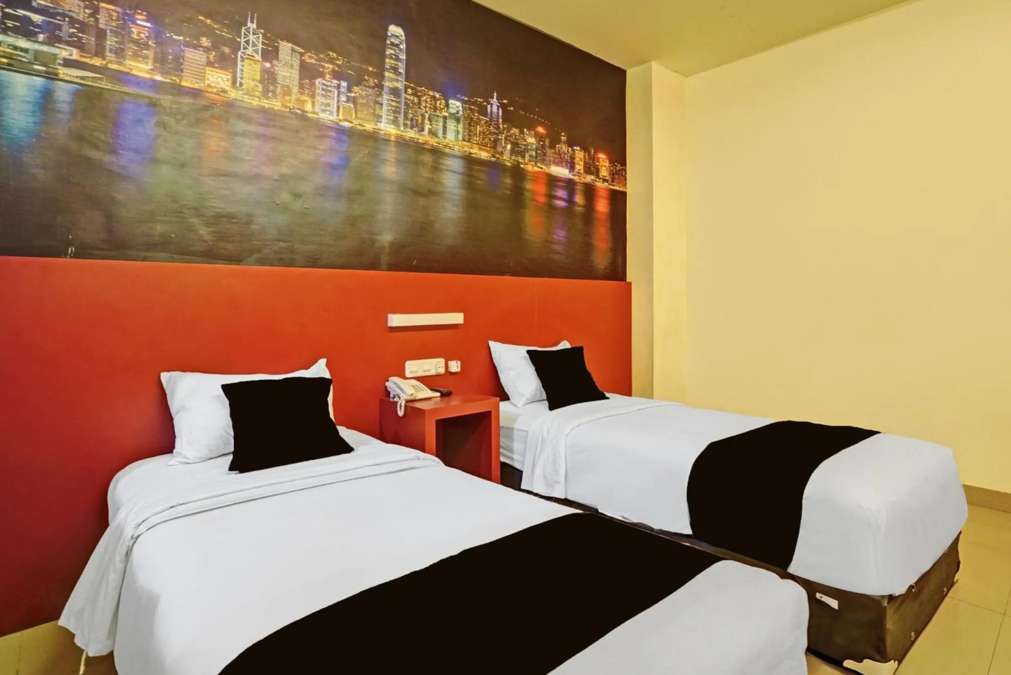 Bedroom, Bed in Townhouse Oak Malang near ITN Malang formerly Fariz Hotel Singosari