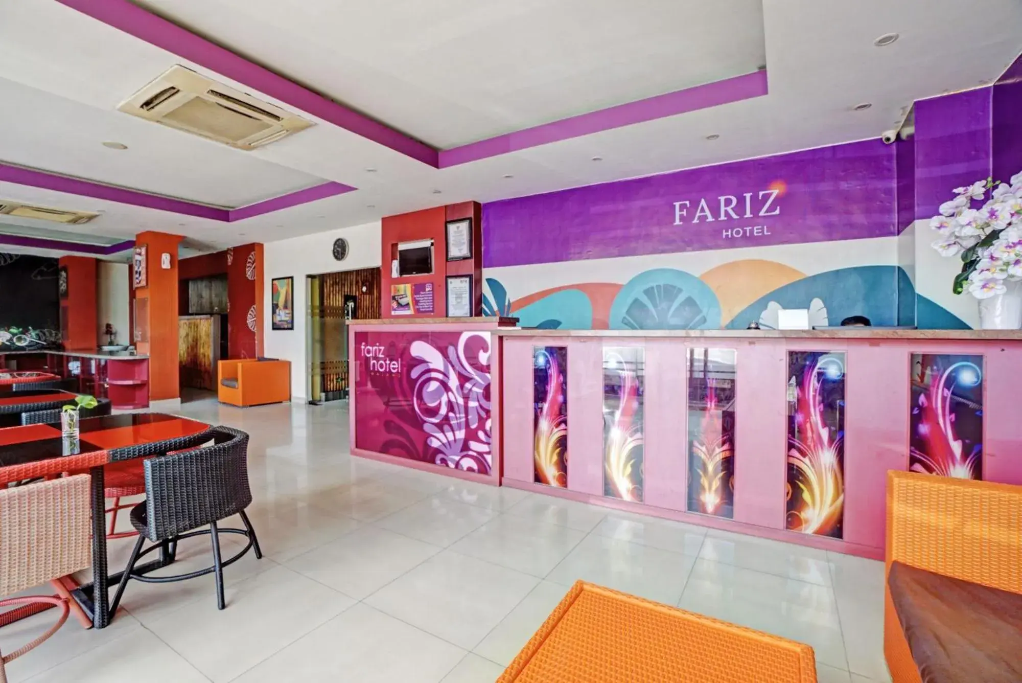 Lobby or reception in Townhouse Oak Malang near ITN Malang formerly Fariz Hotel Singosari Lobby or reception in Townhouse Oak Malang near ITN Malang formerly Fariz Hotel Singosari