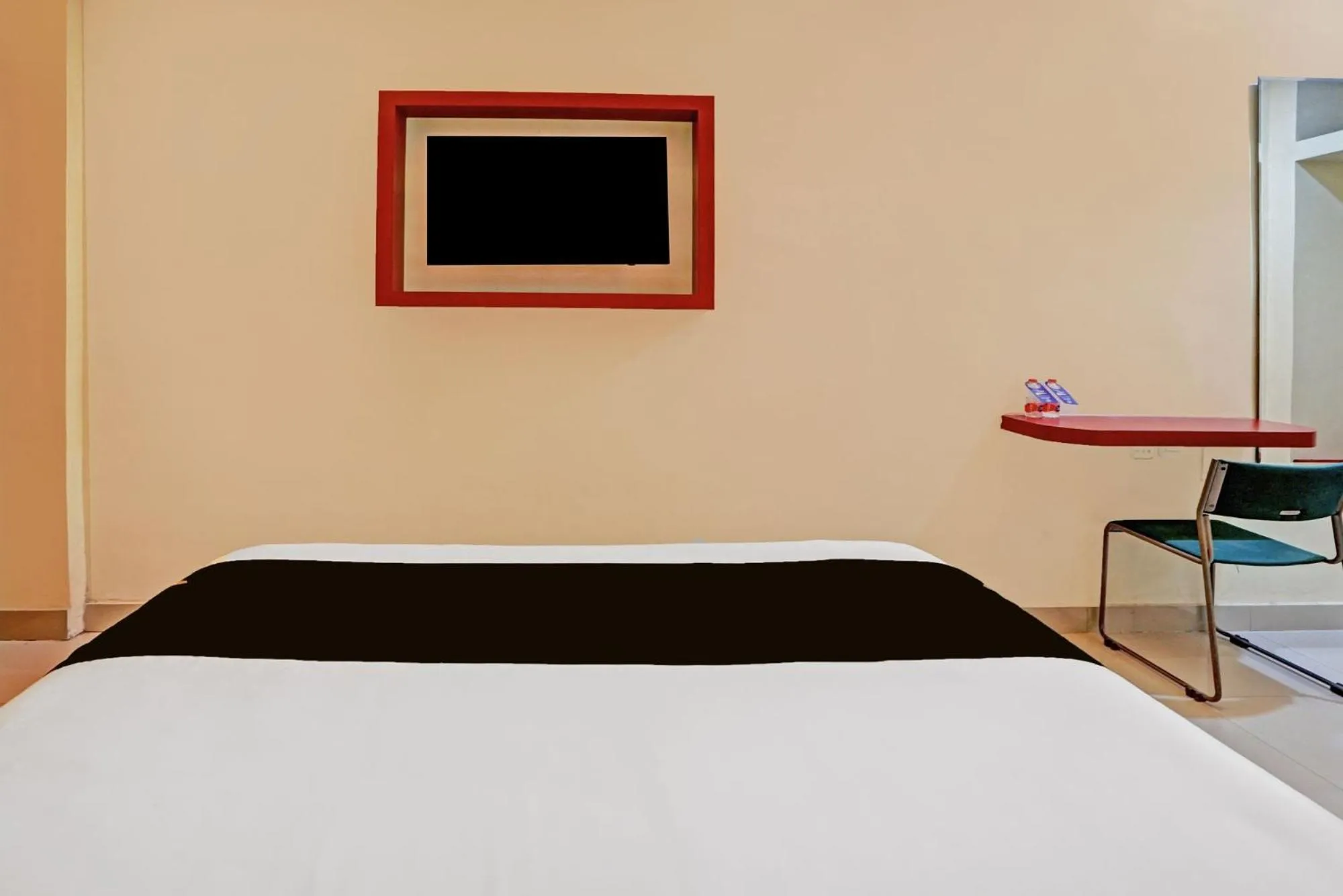 Bedroom, Bed in Townhouse Oak Malang near ITN Malang formerly Fariz Hotel Singosari