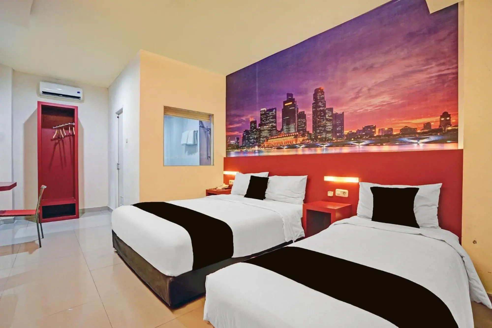 Family Suite in Townhouse Oak Malang near ITN Malang formerly Fariz Hotel Singosari Family Suite in Townhouse Oak Malang near ITN Malang formerly Fariz Hotel Singosari