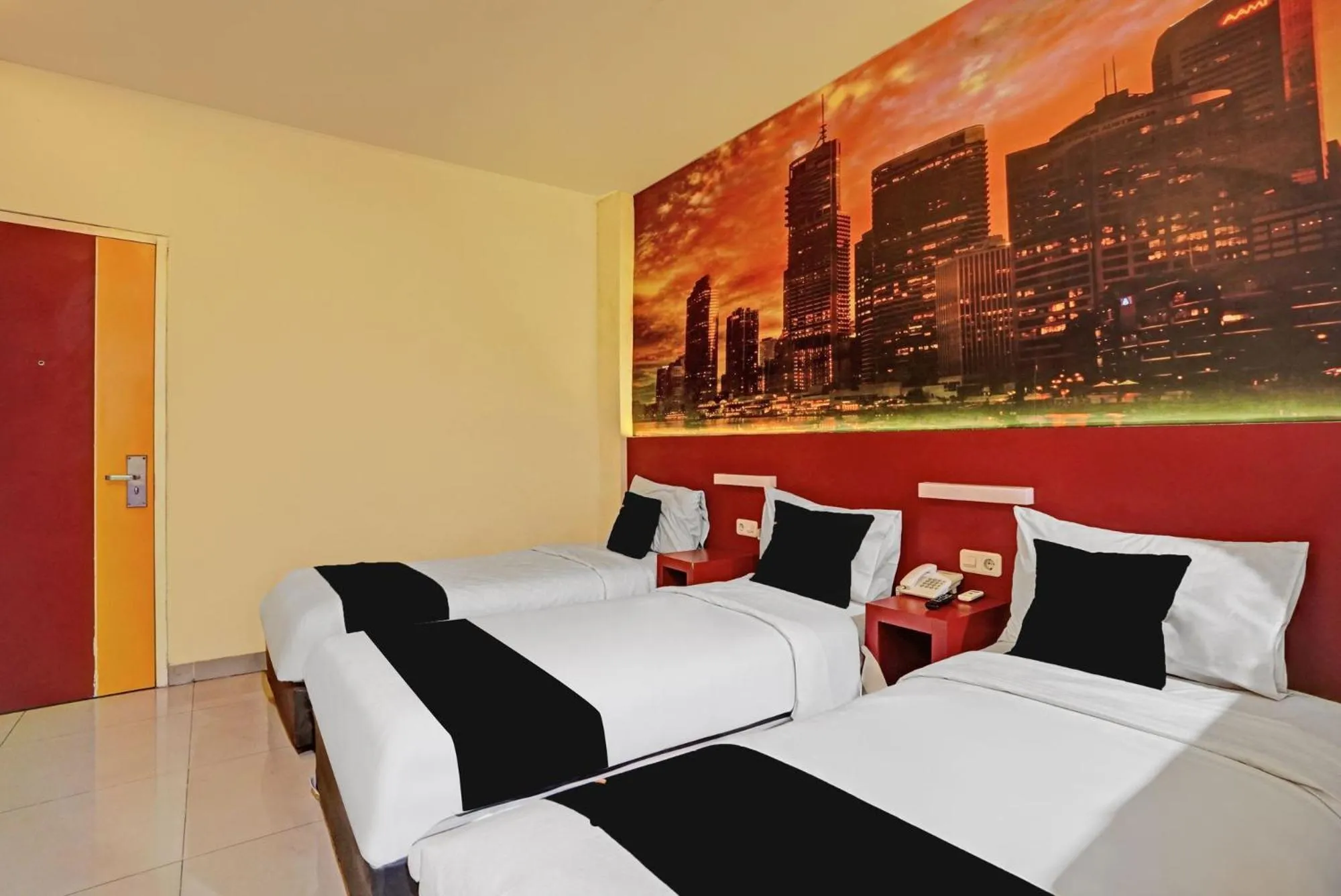 Bedroom, Bed in Townhouse Oak Malang near ITN Malang formerly Fariz Hotel Singosari