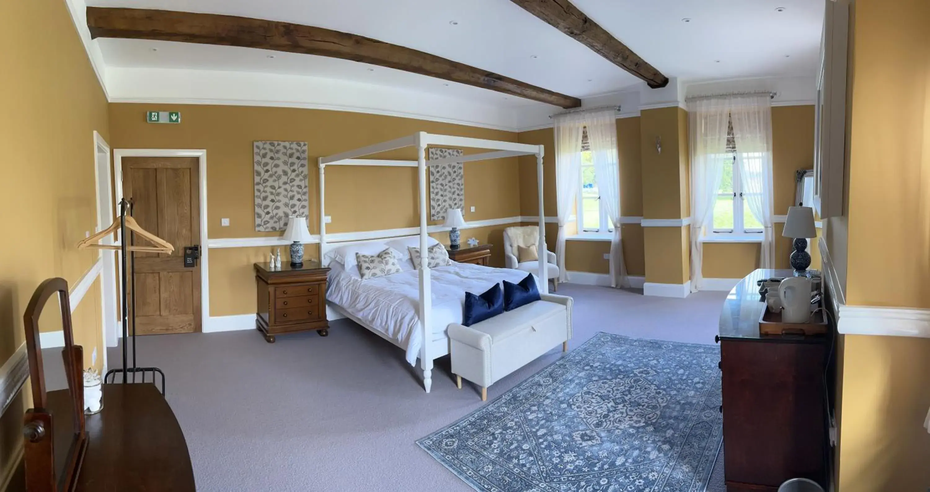 King Room with Garden View in Winsley Park Farm King Room with Garden View in Winsley Park Farm