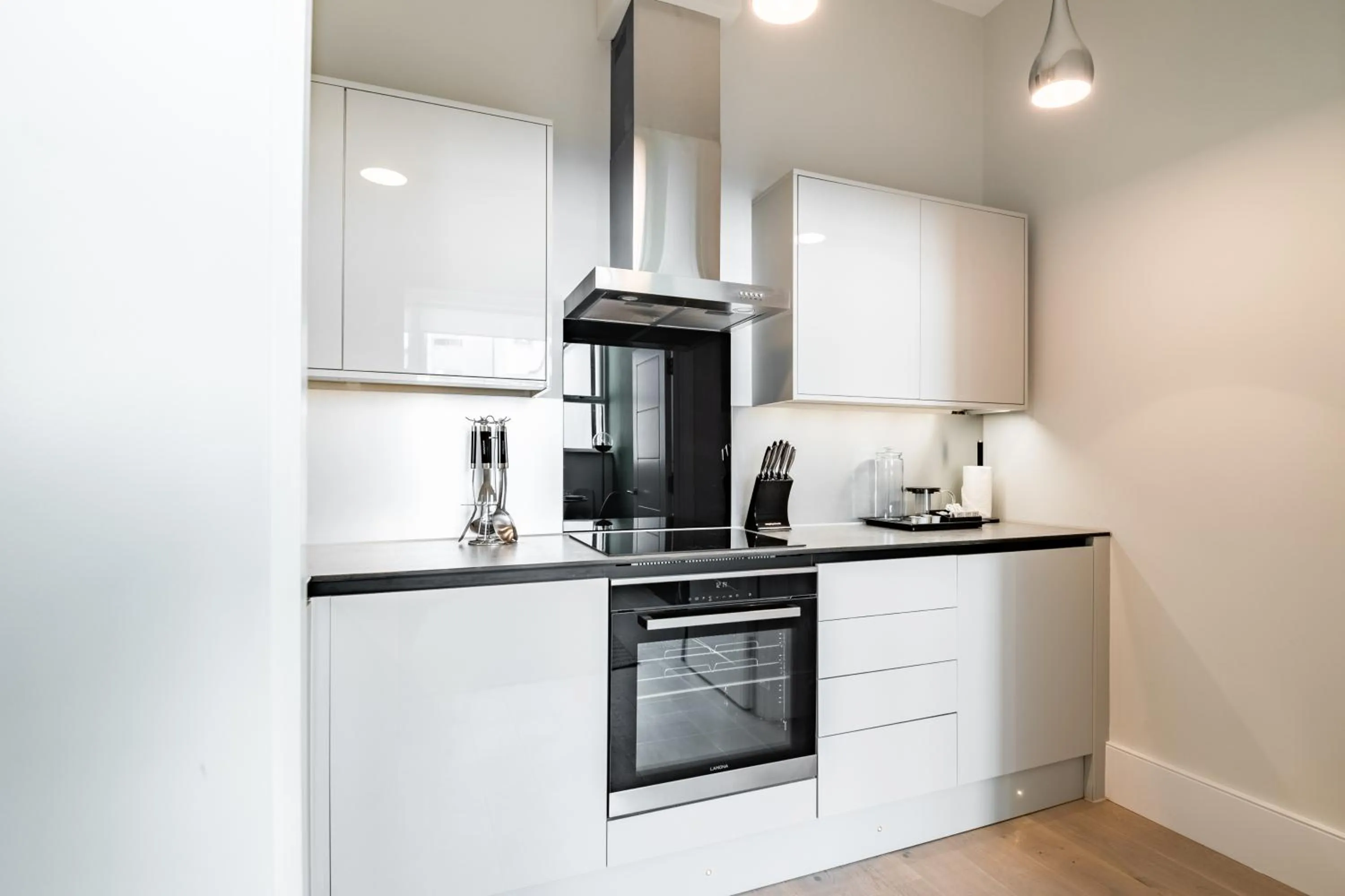 Kitchen or kitchenette in No. 2 Queensberry Place by Stayo