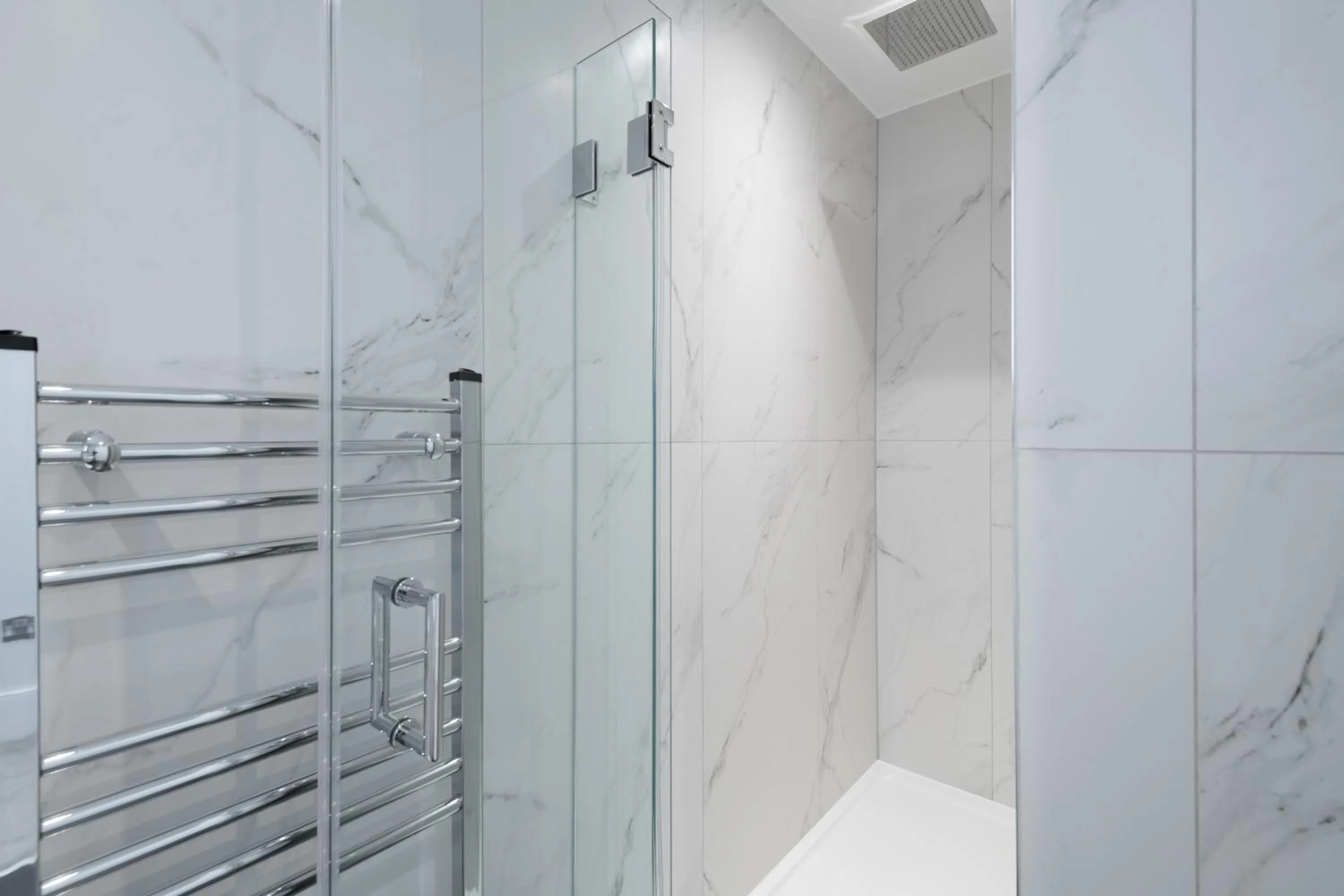 Bathroom in No. 2 Queensberry Place by Stayo