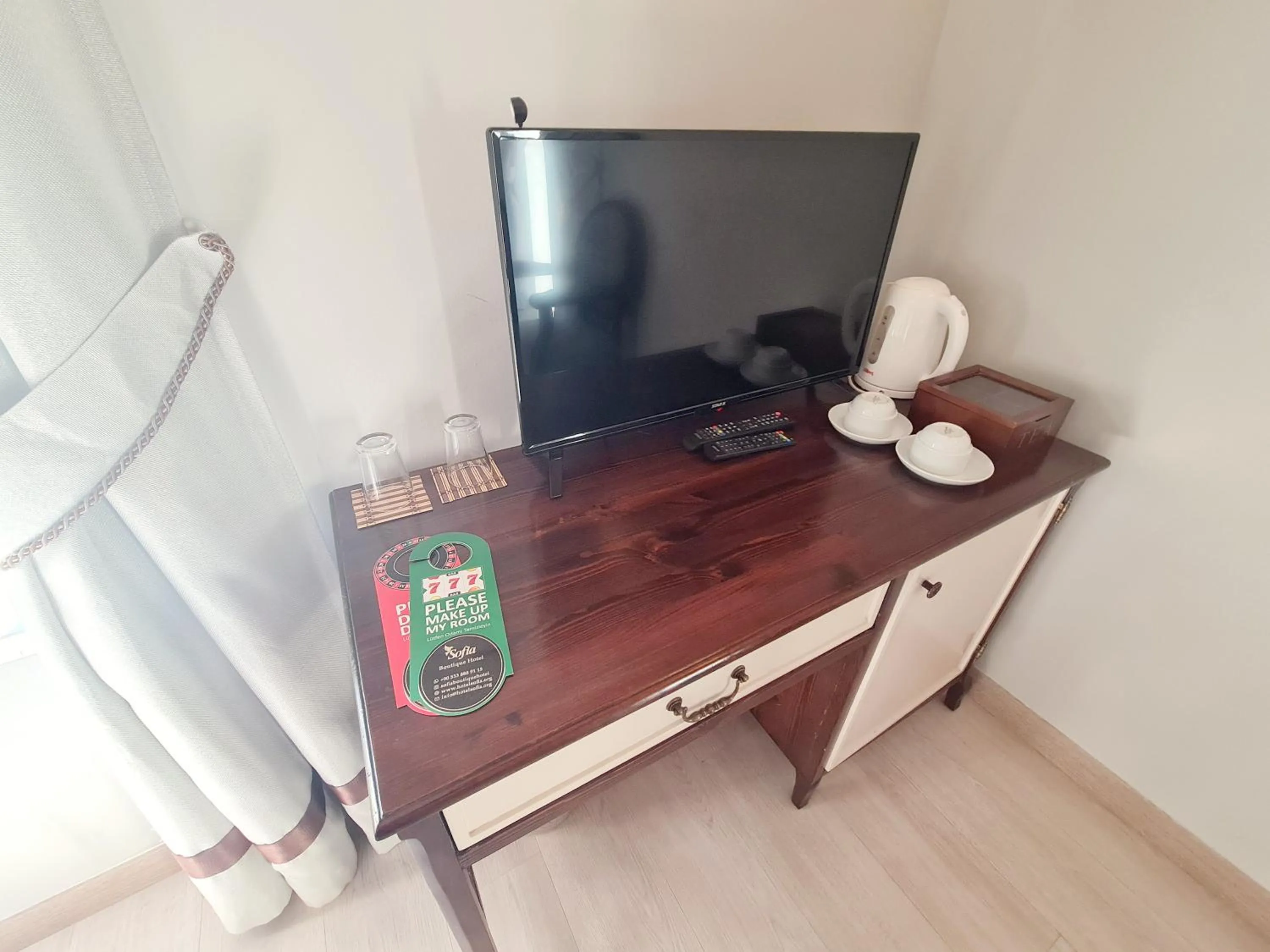 TV and multimedia in SOFIA BOUTIQUE HOTEL