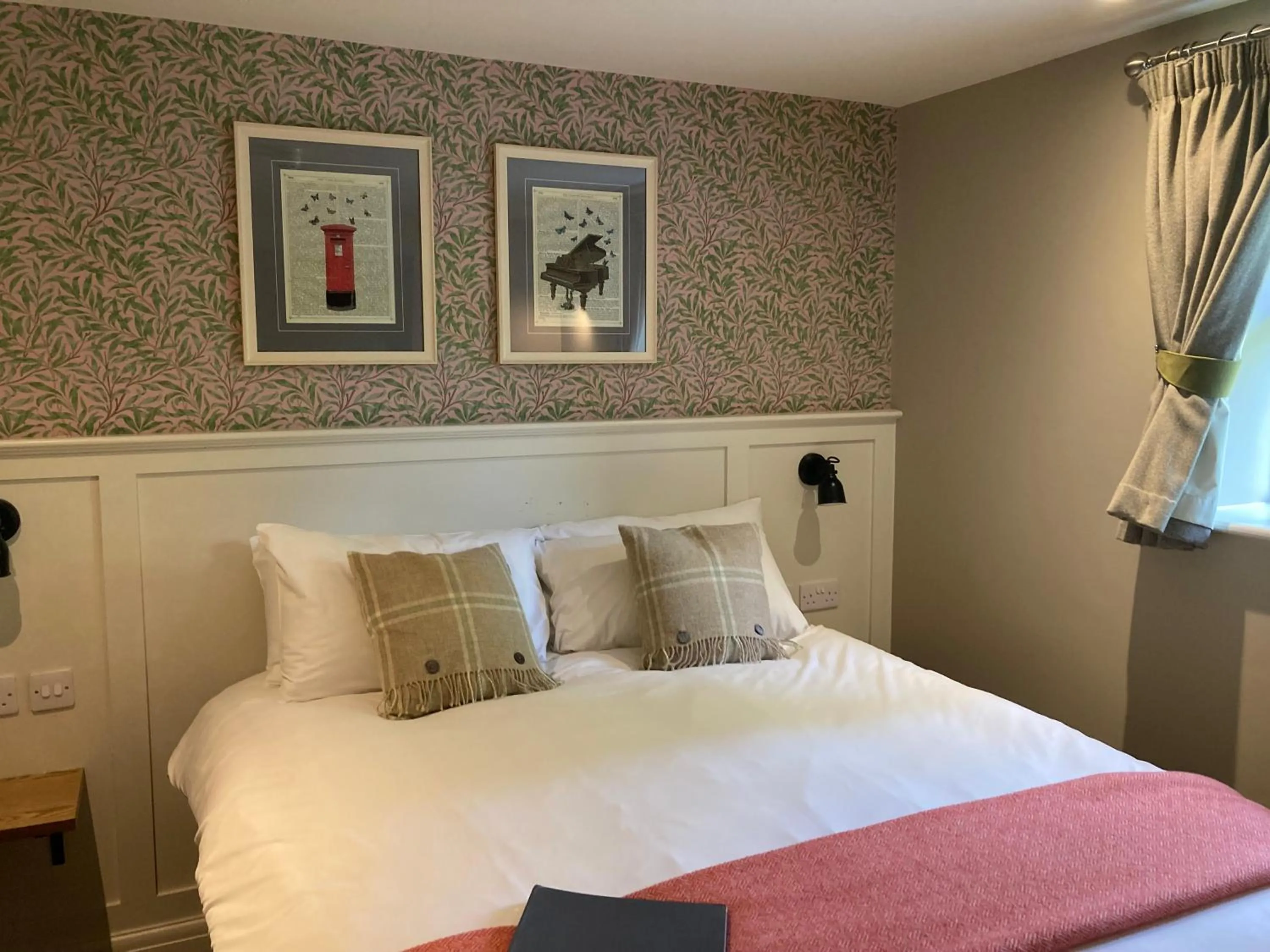 Bed in The Stork Hotel