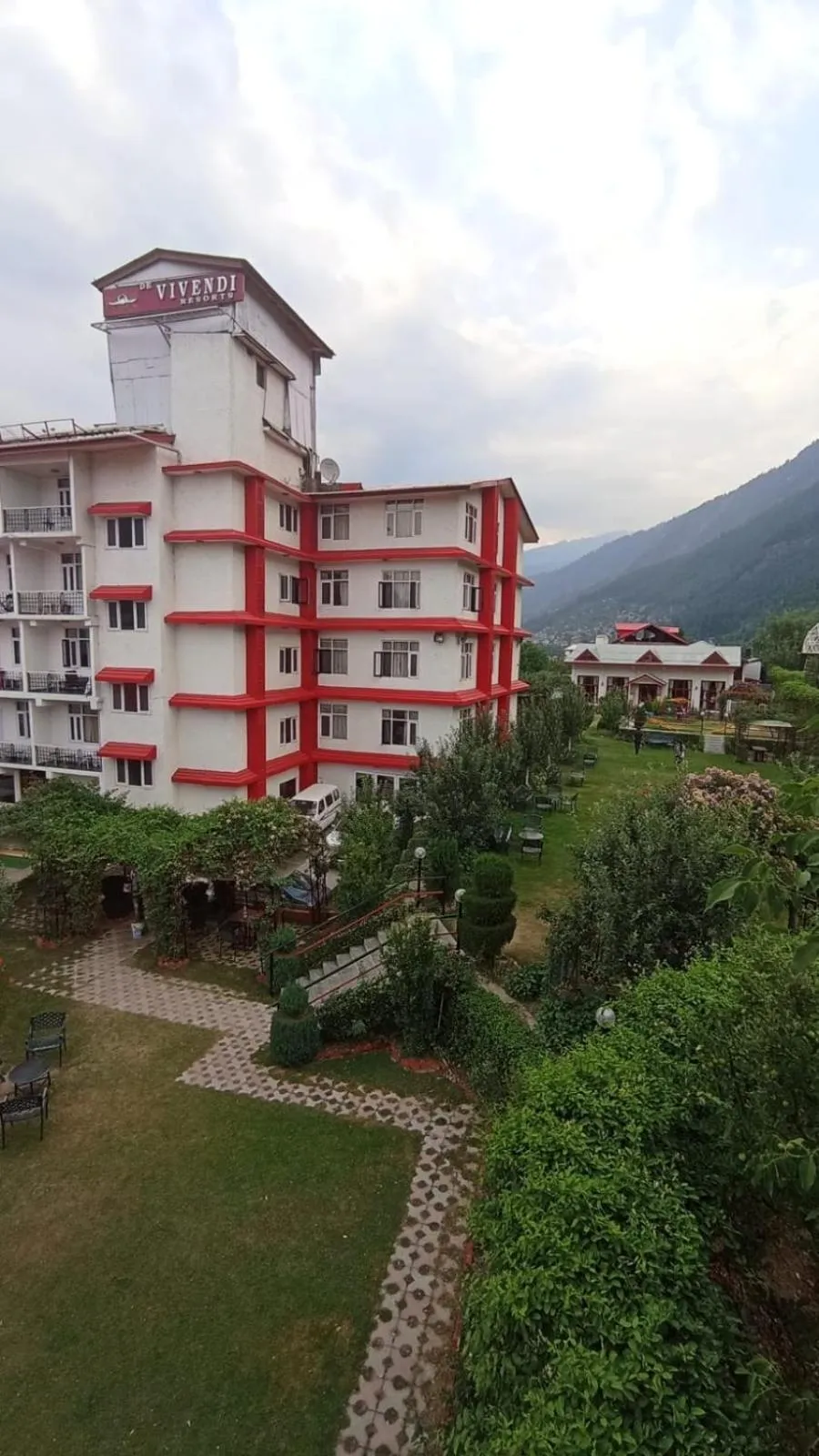 Property building in De Vivendi Resorts, Manali with 35000 Sqft Open Lawn