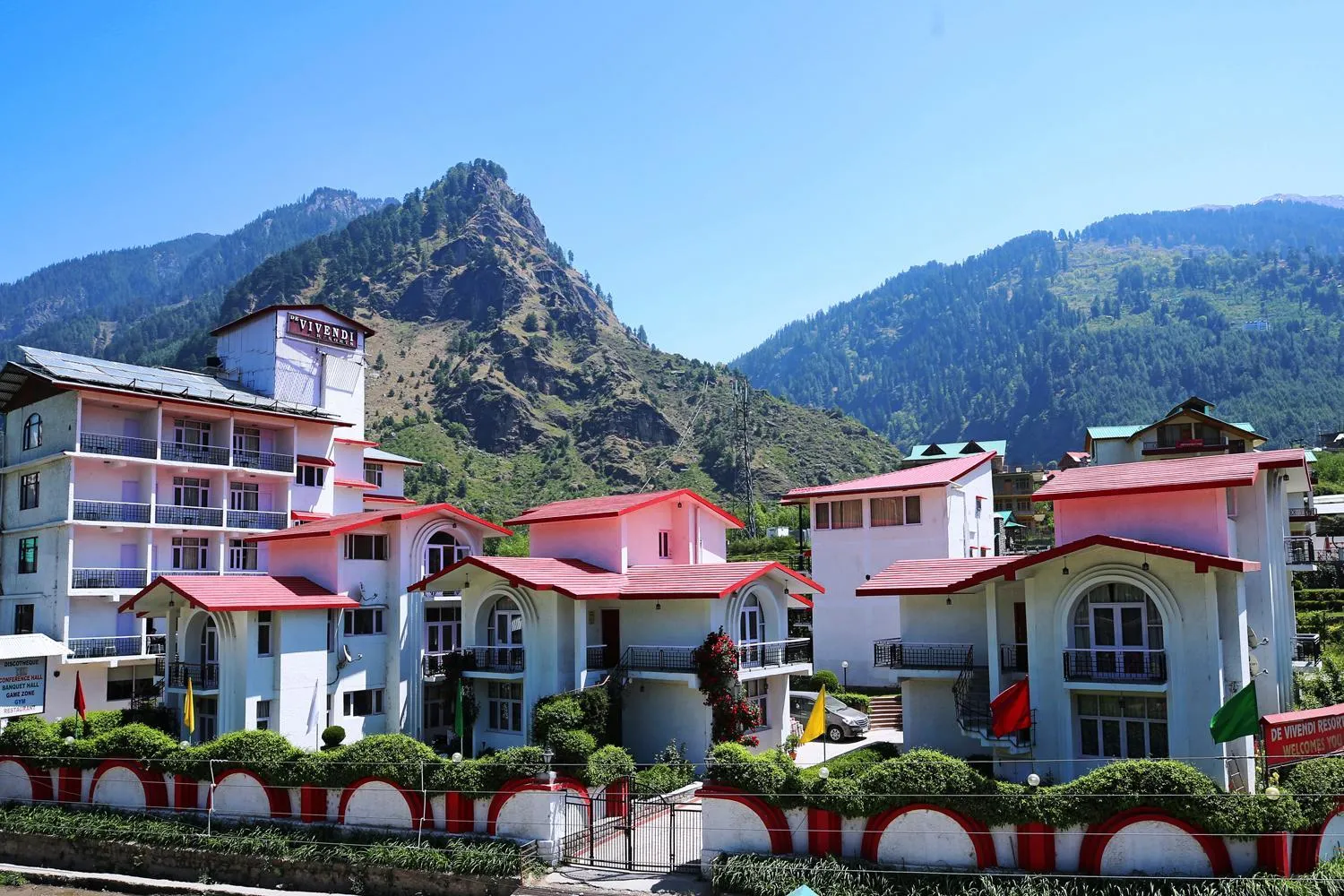 Mountain view in De Vivendi Resorts, Manali with 35000 Sqft Open Lawn