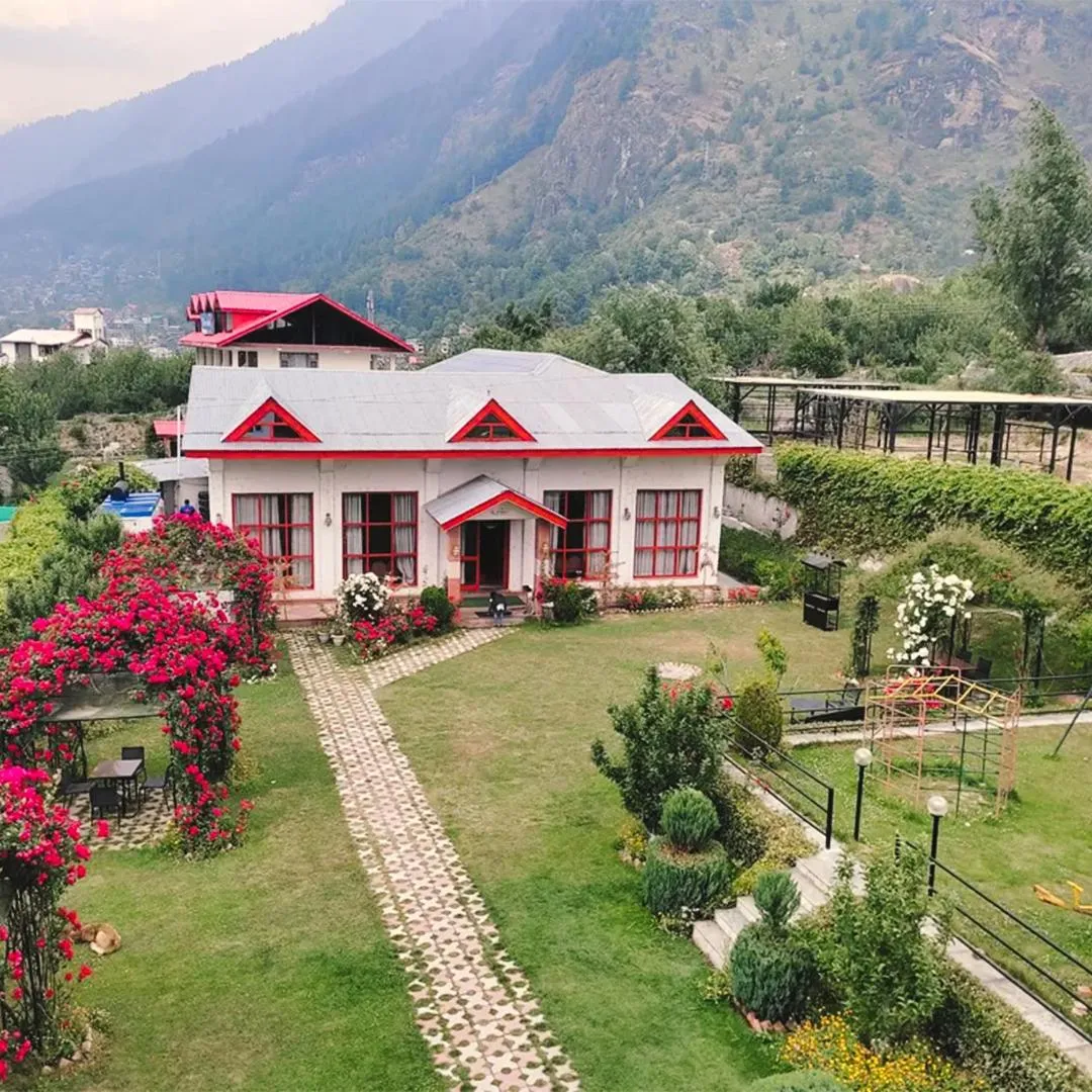 Garden in De Vivendi Resorts, Manali with 35000 Sqft Open Lawn
