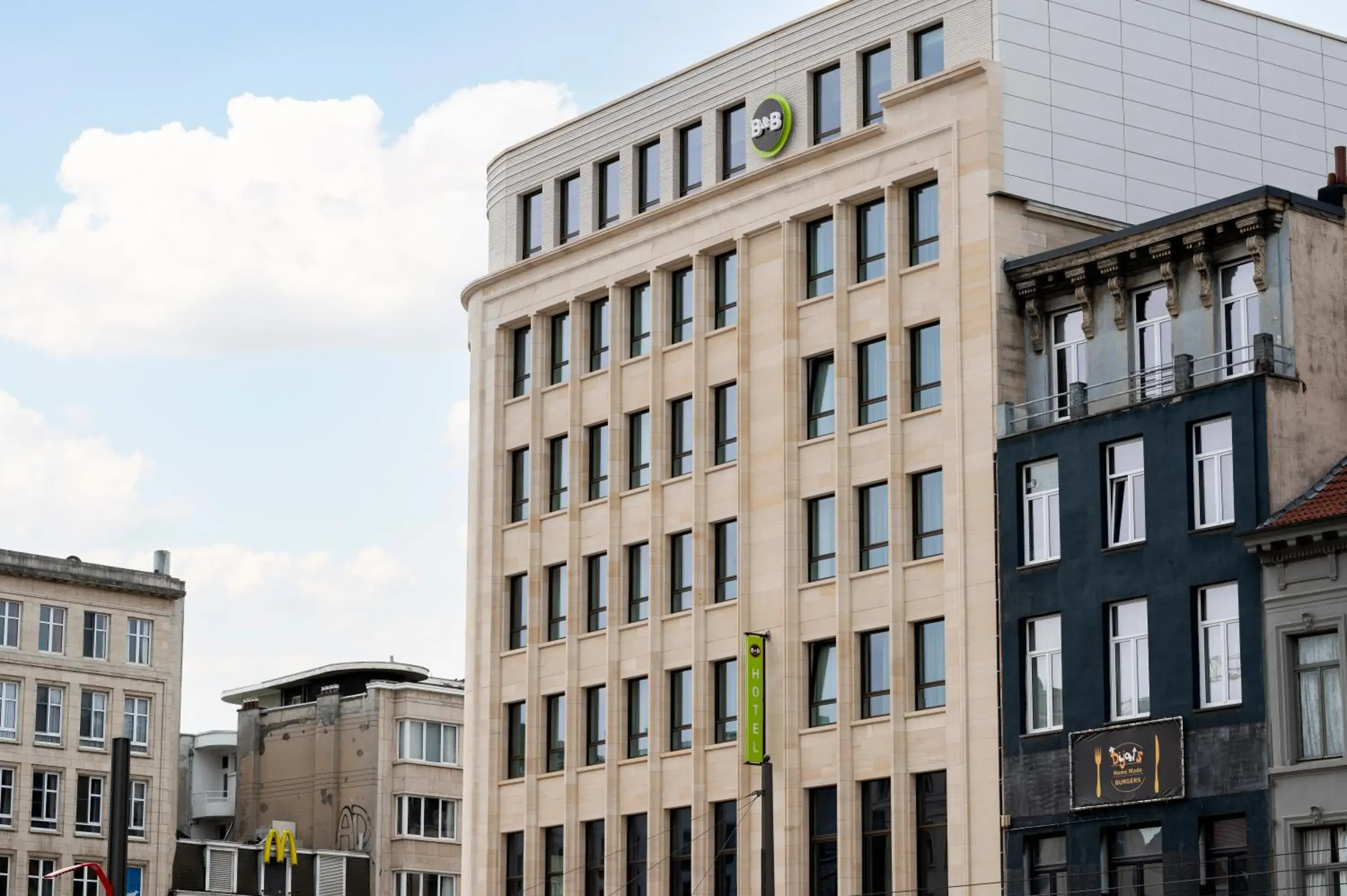 Facade/entrance in B&B HOTEL Antwerpen Centrum Facade/entrance in B&B HOTEL Antwerpen Centrum
