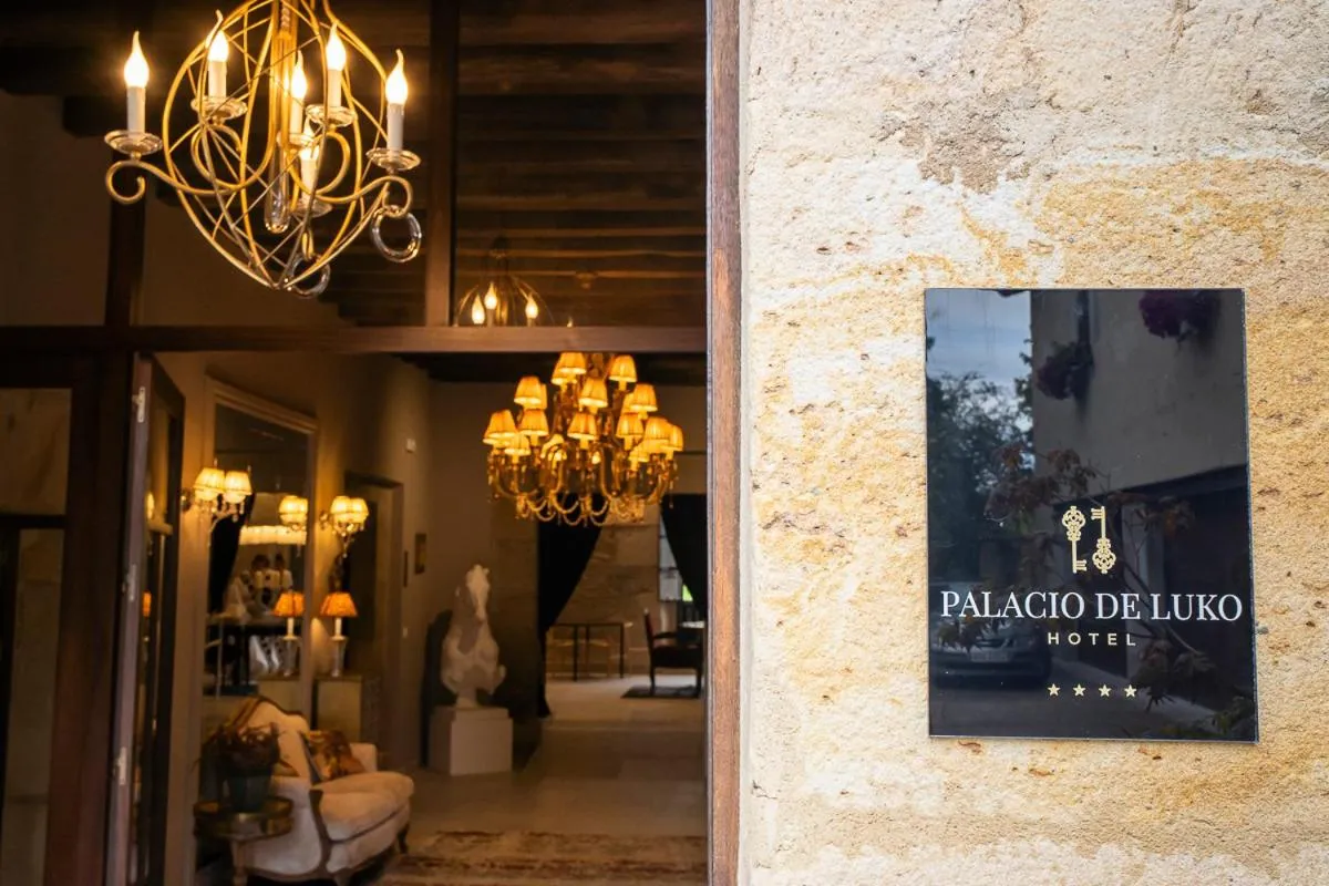 Logo/Certificate/Sign in Hotel Palacio De Luko