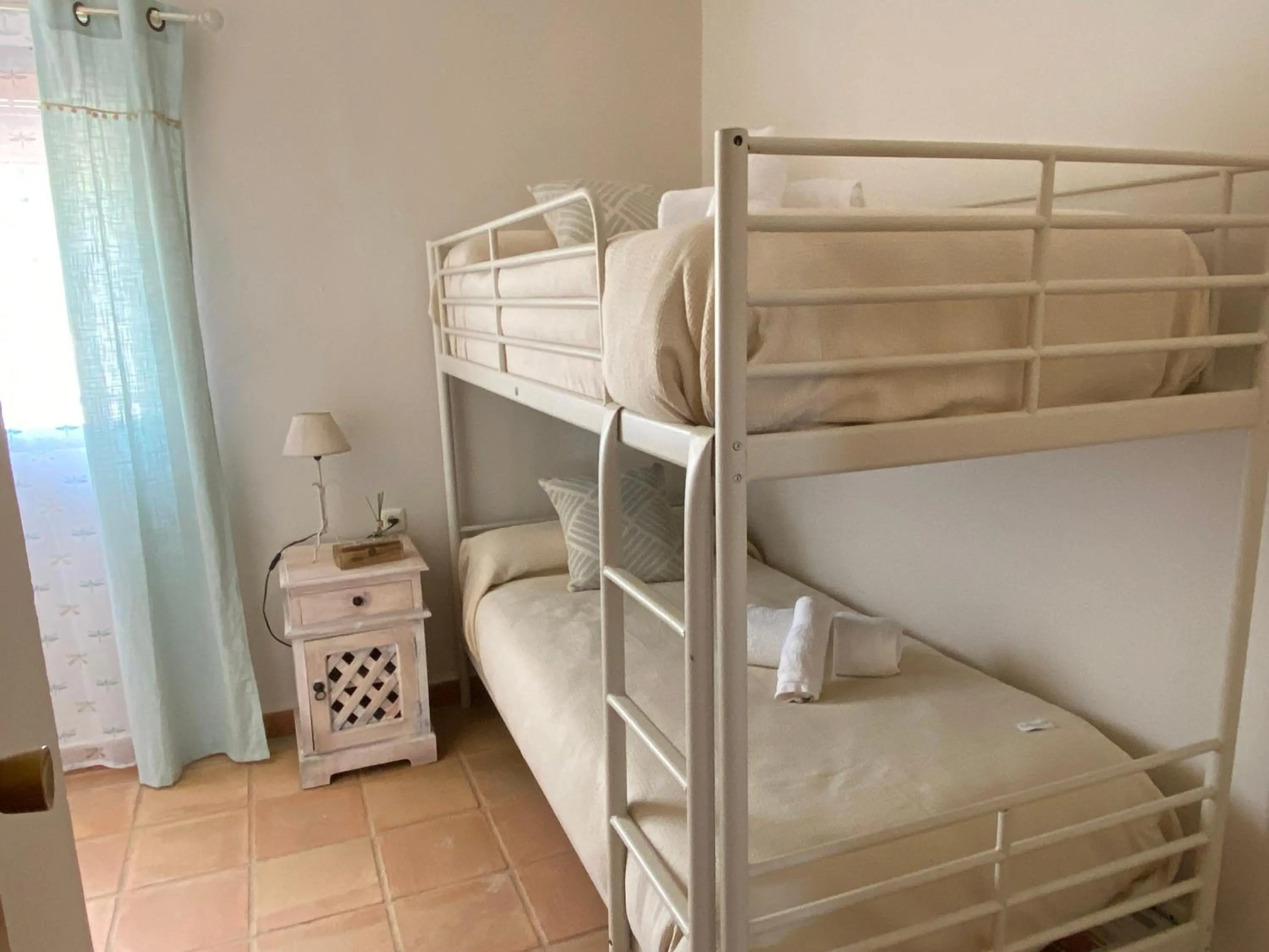 Photo of the whole room, Bed in Las Chorreras del Orejón 1