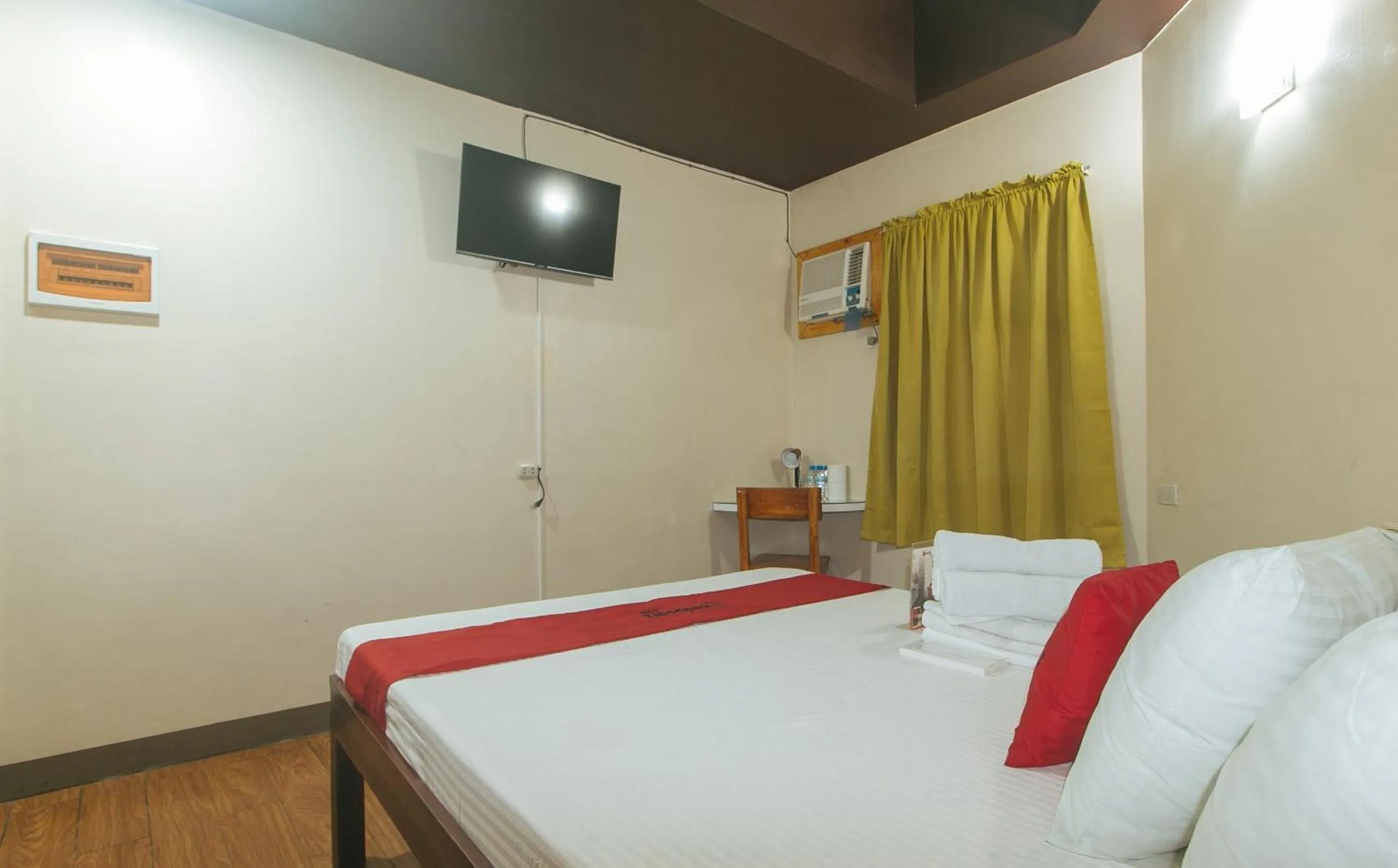 Bed in RedDoorz near EDSA Camp Crame