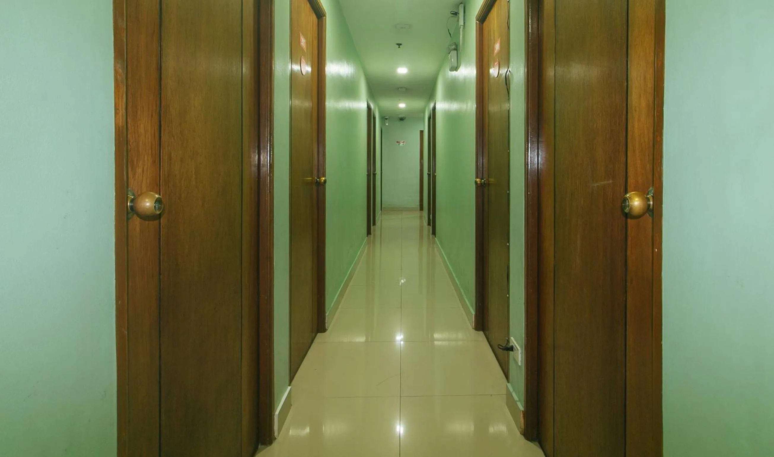 Area and facilities in RedDoorz near EDSA Camp Crame