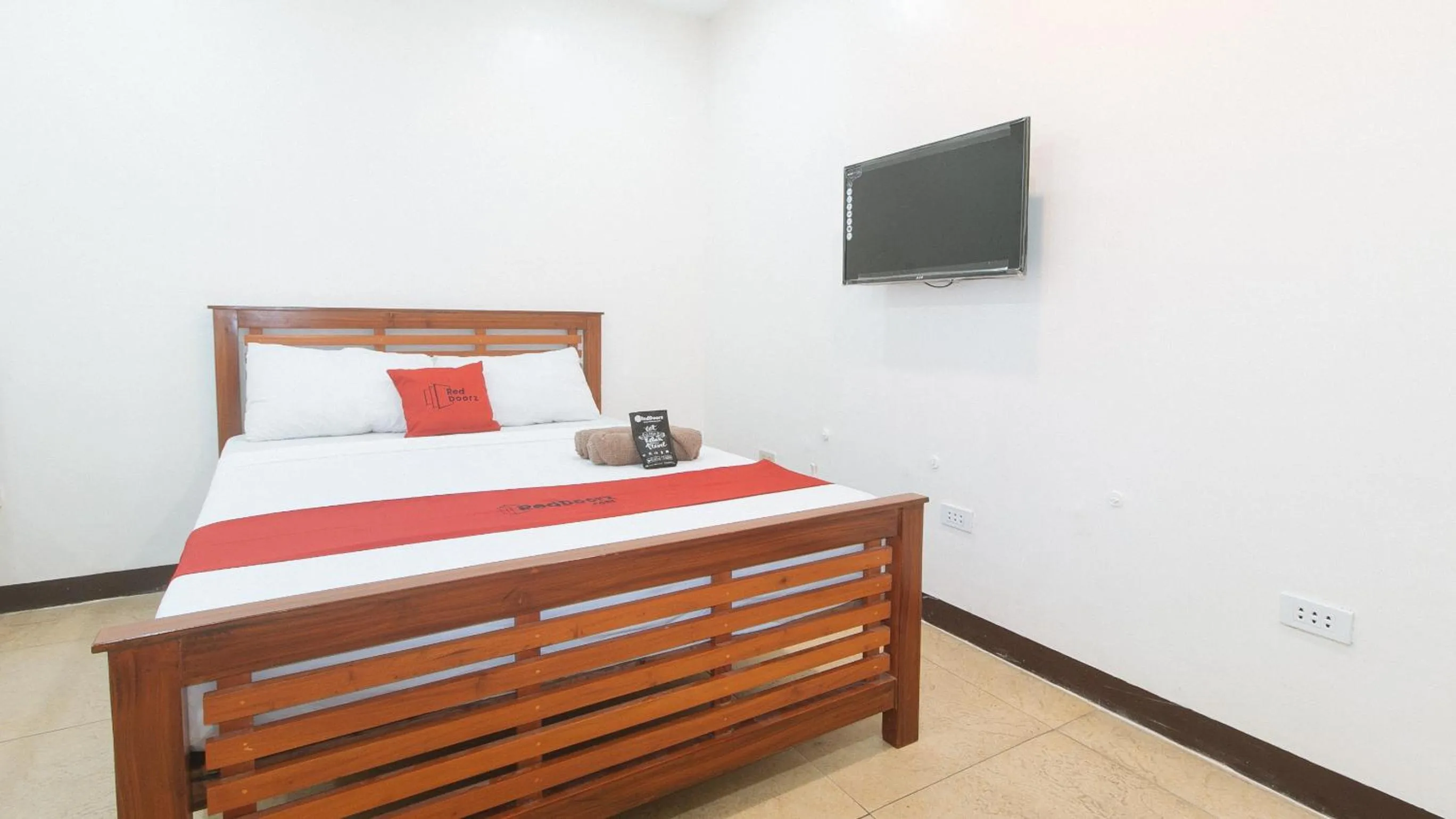 Bedroom, Bed in RedDoorz at RJs Bldg near Lyceum Gen Trias Cavite