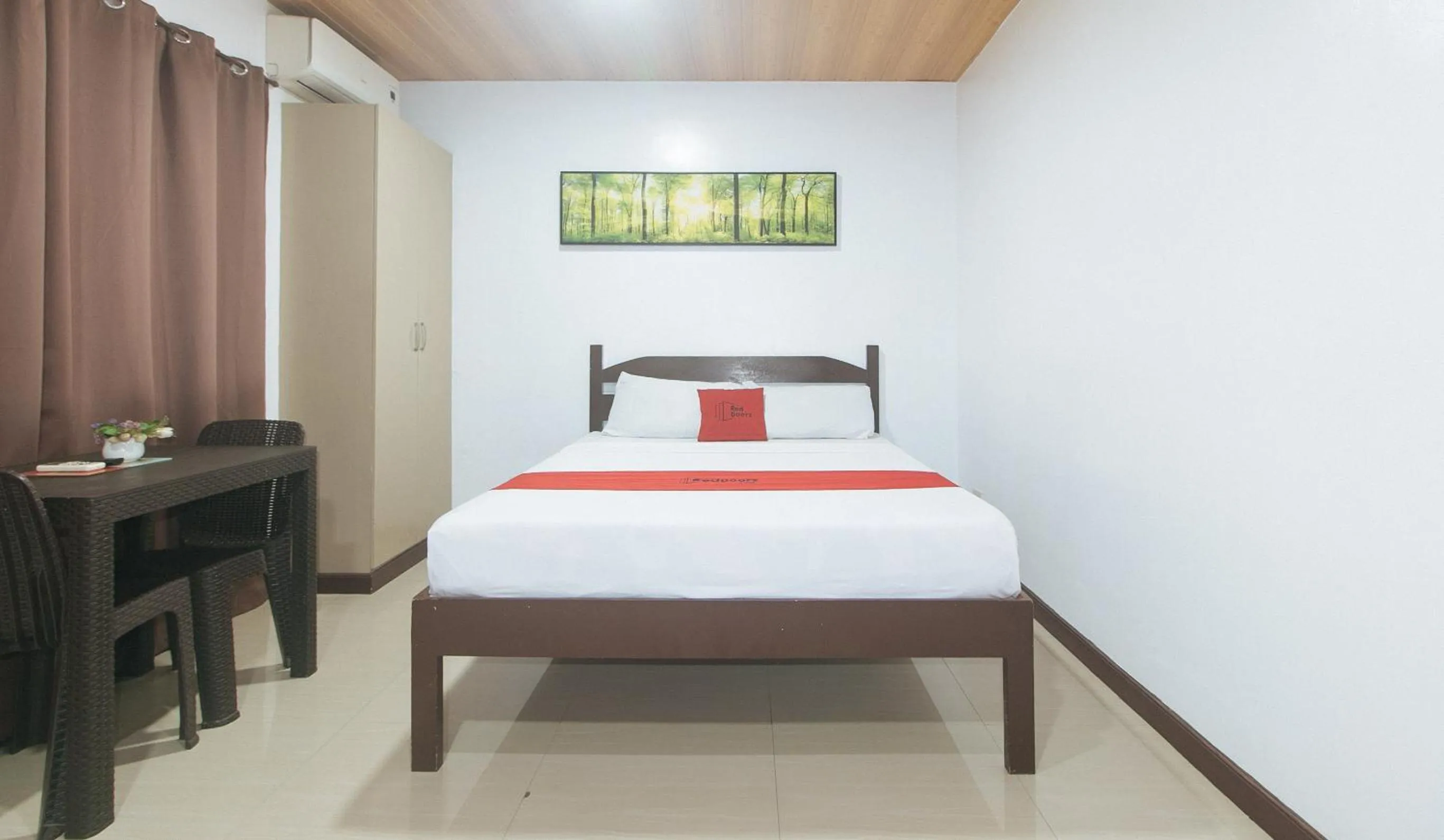 Bed in RedDoorz at RJs Bldg near Lyceum Gen Trias Cavite