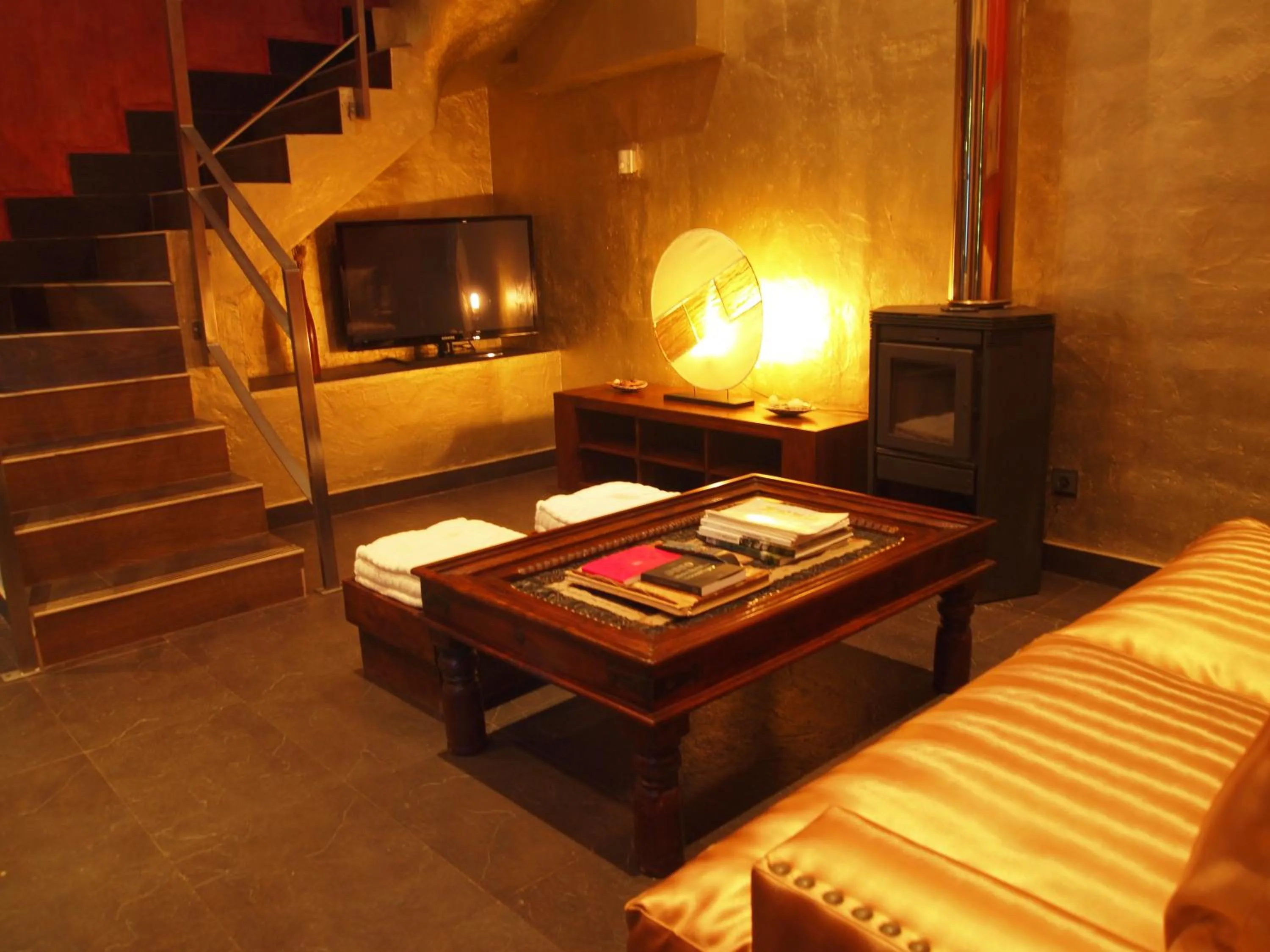 Photo of the whole room in LA ALDEA SOÑADA