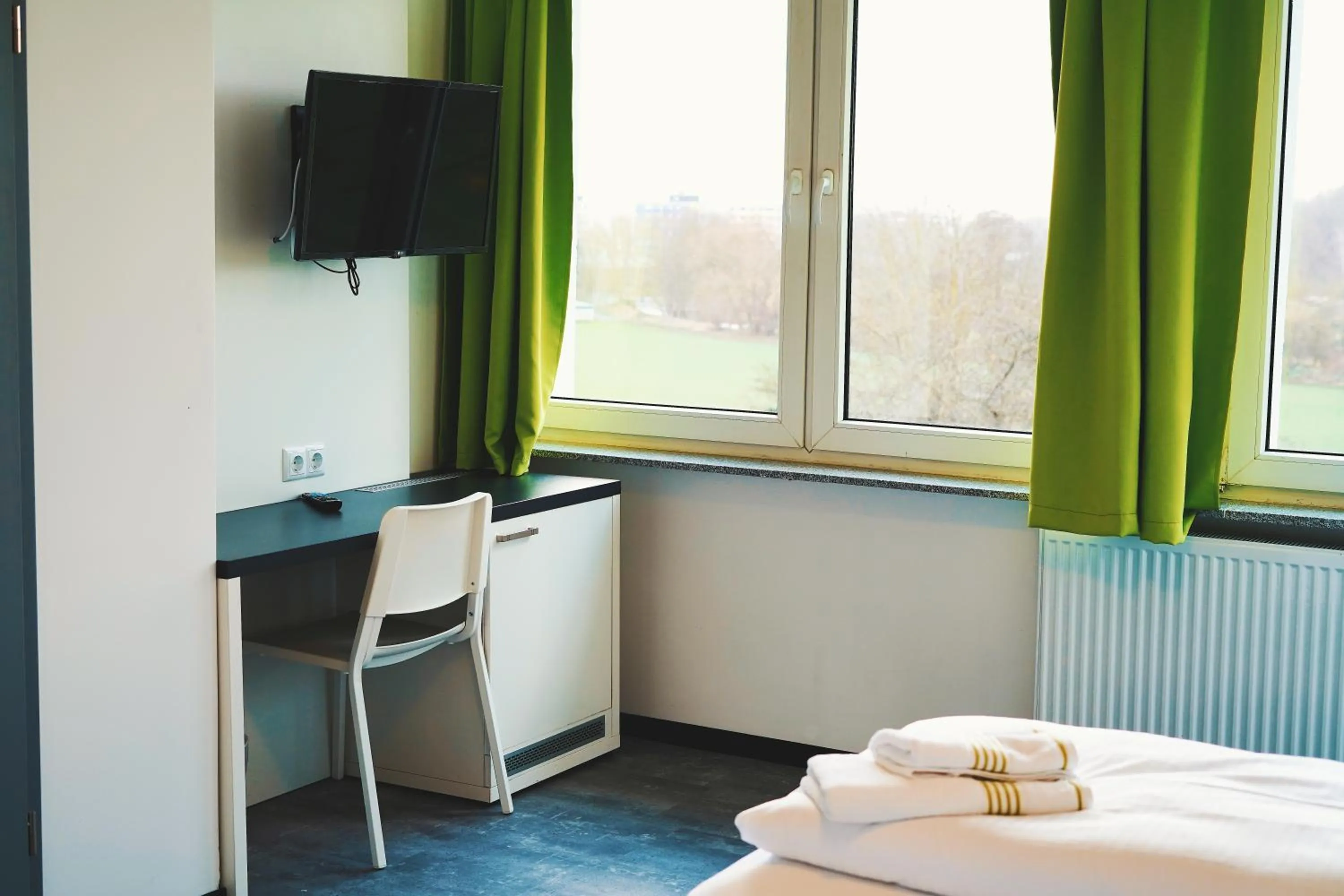 TV and multimedia, Bed in bp24 Hotel Eschweiler
