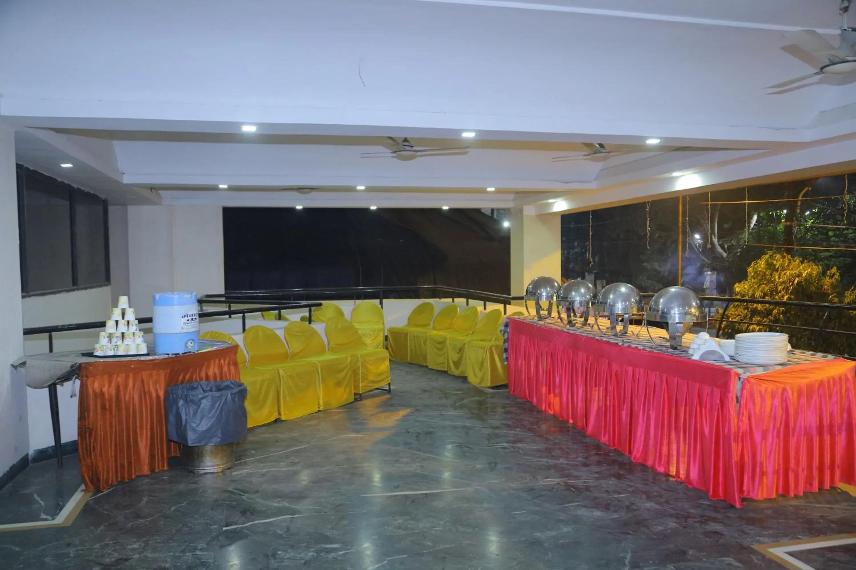 Breakfast in Hotel Grand Tower Breakfast in Hotel Grand Tower