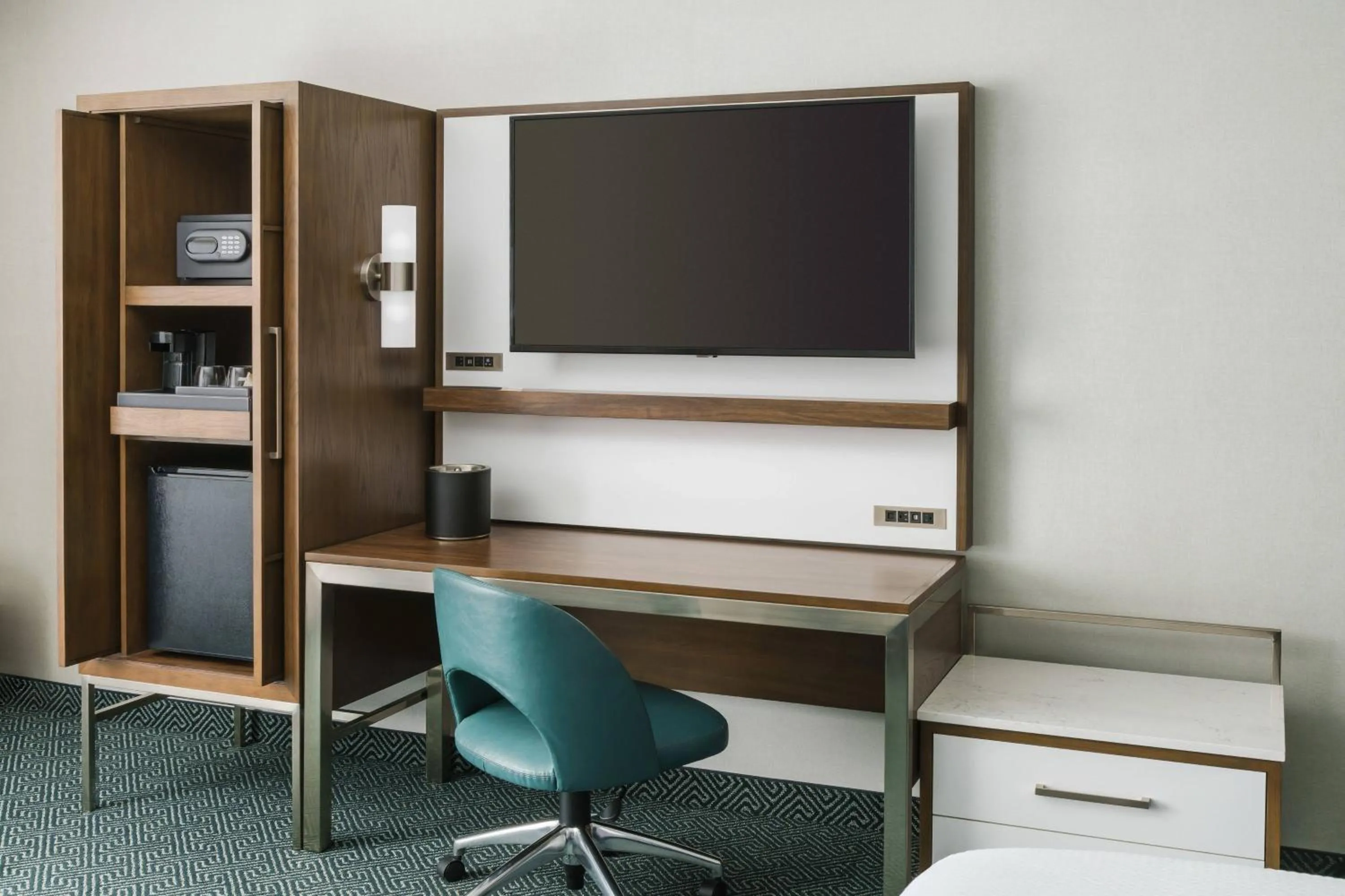 Photo of the whole room in Courtyard by Marriott Orlando Downtown